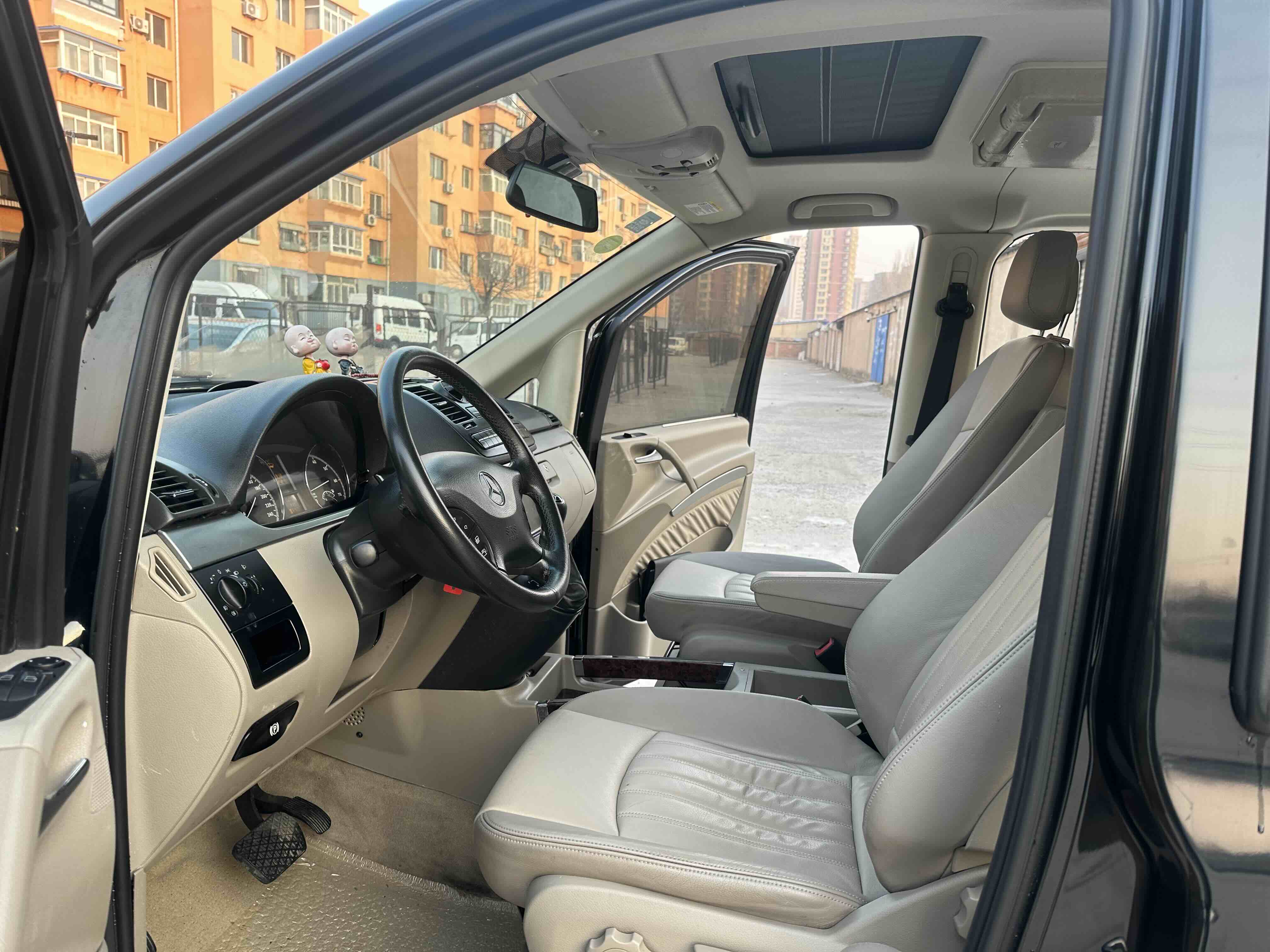 奔驰 唯雅诺 2015 汽车图片 #15