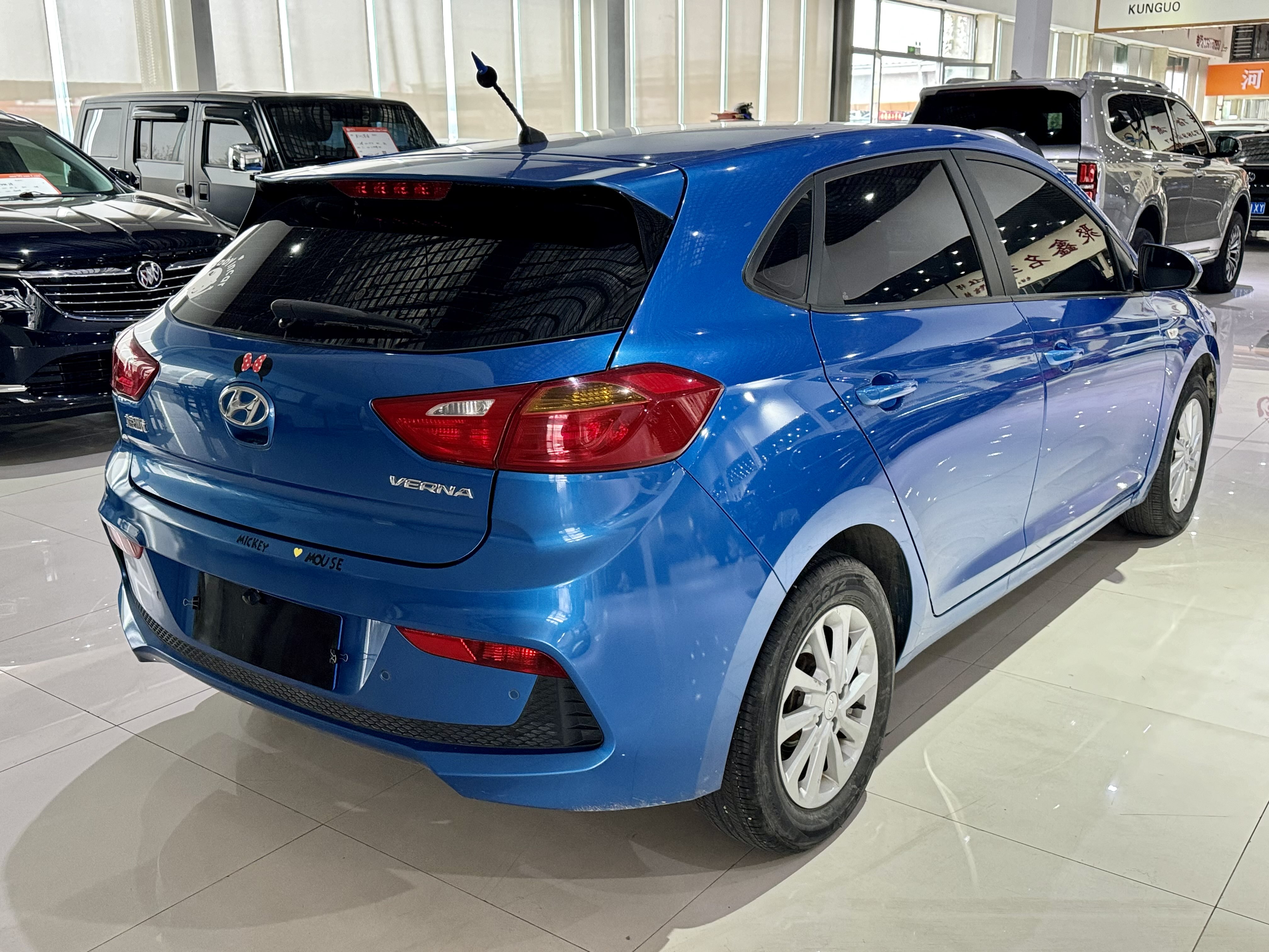 Hyundai Verna RV 2017 imagen de coche #15