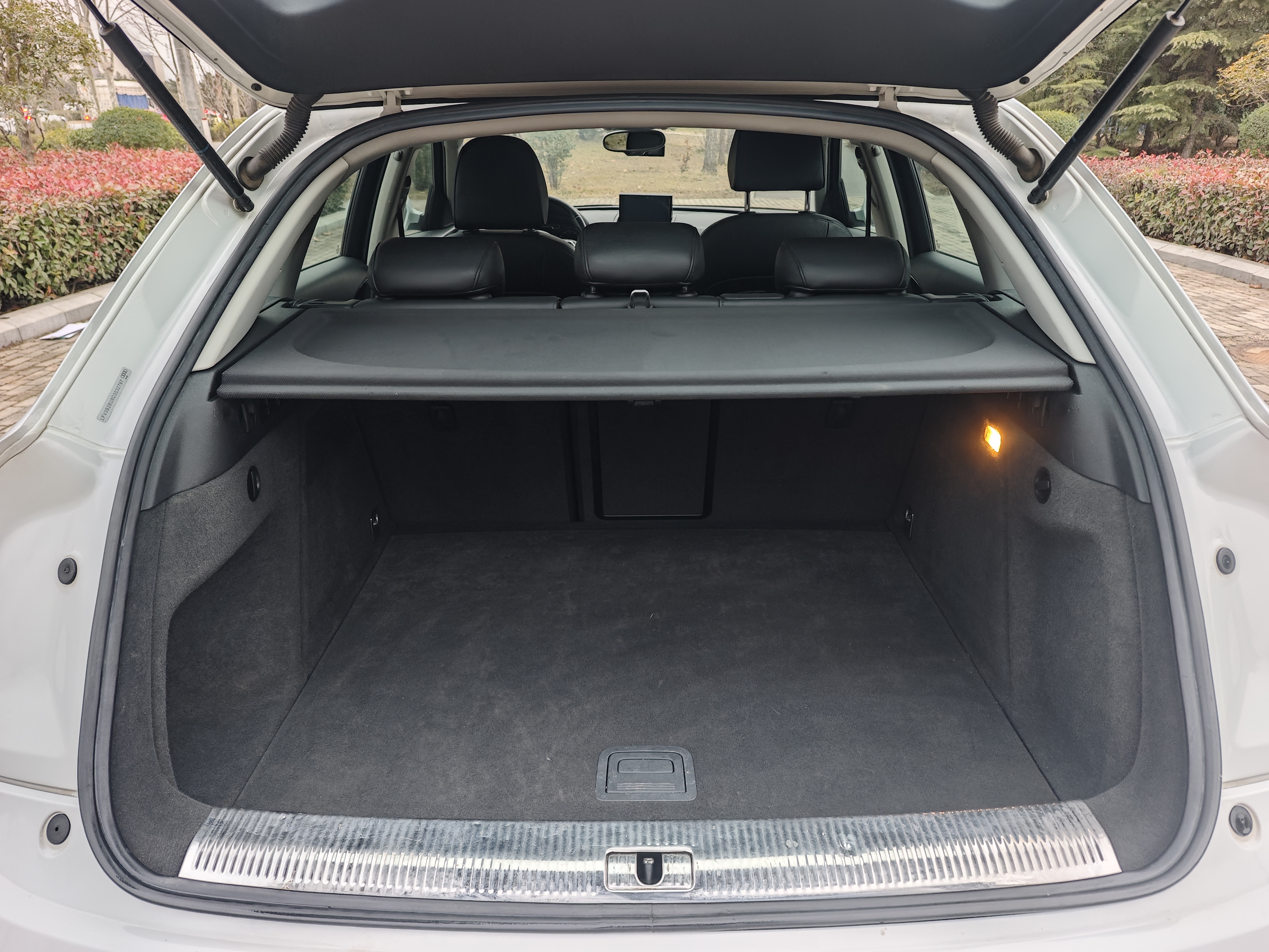 Audi Q3 2014 car image #15