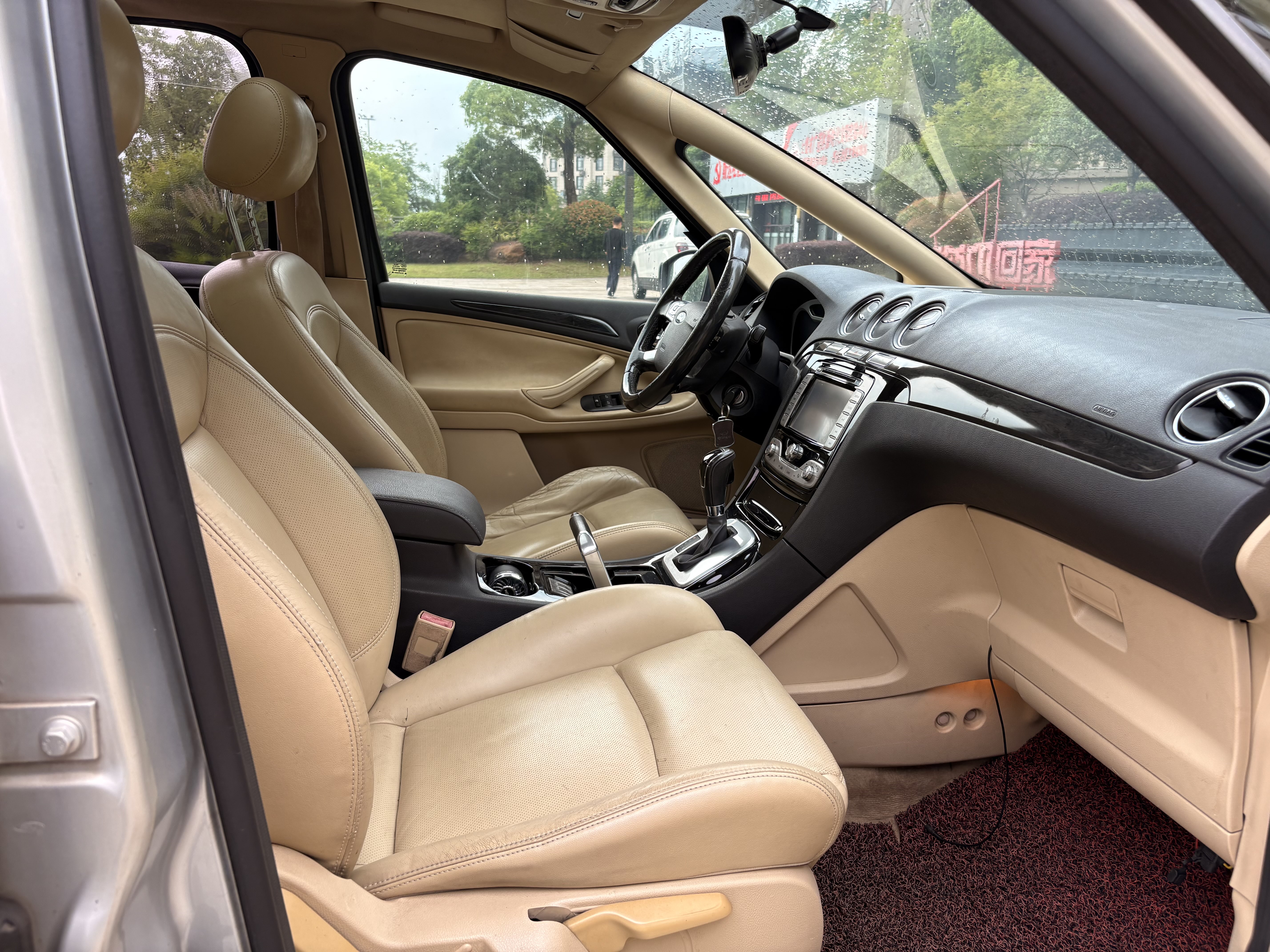 Ford S-MAX 2010 изображение автомобиля #15