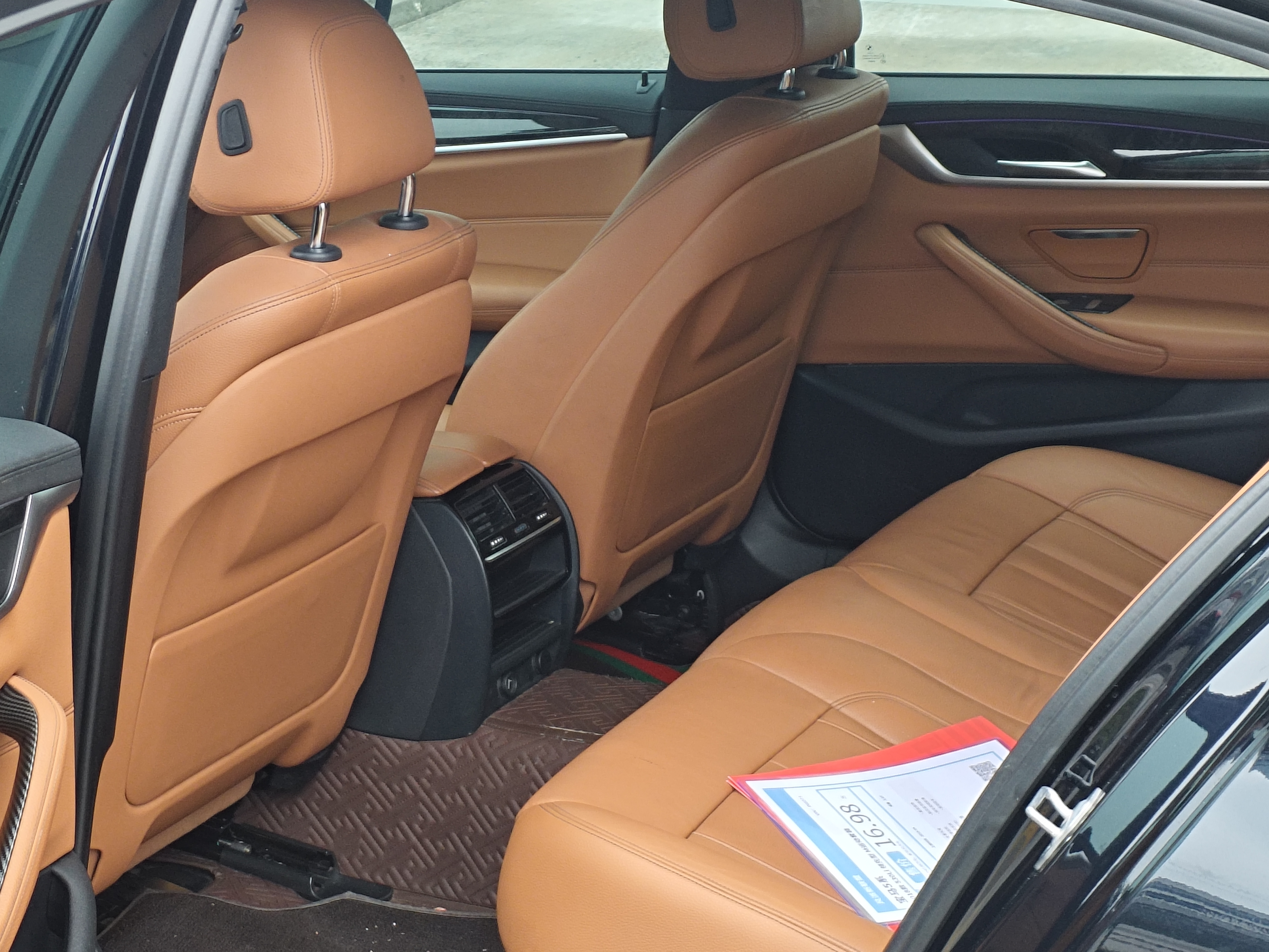 BMW 5 Series 2018 immagine di auto #15