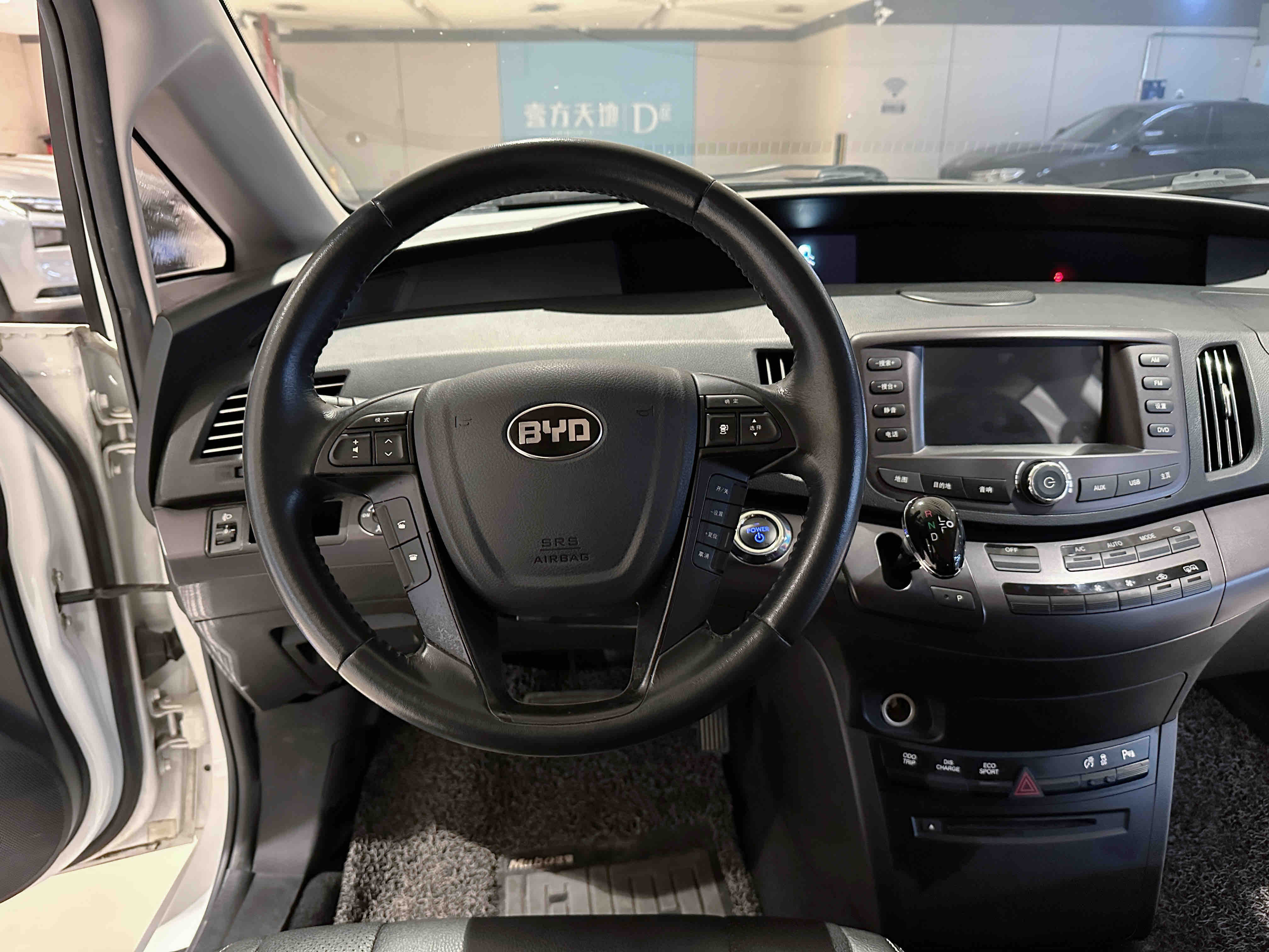 BYD e6 2017 #15 BYD e6 2017 car image #15