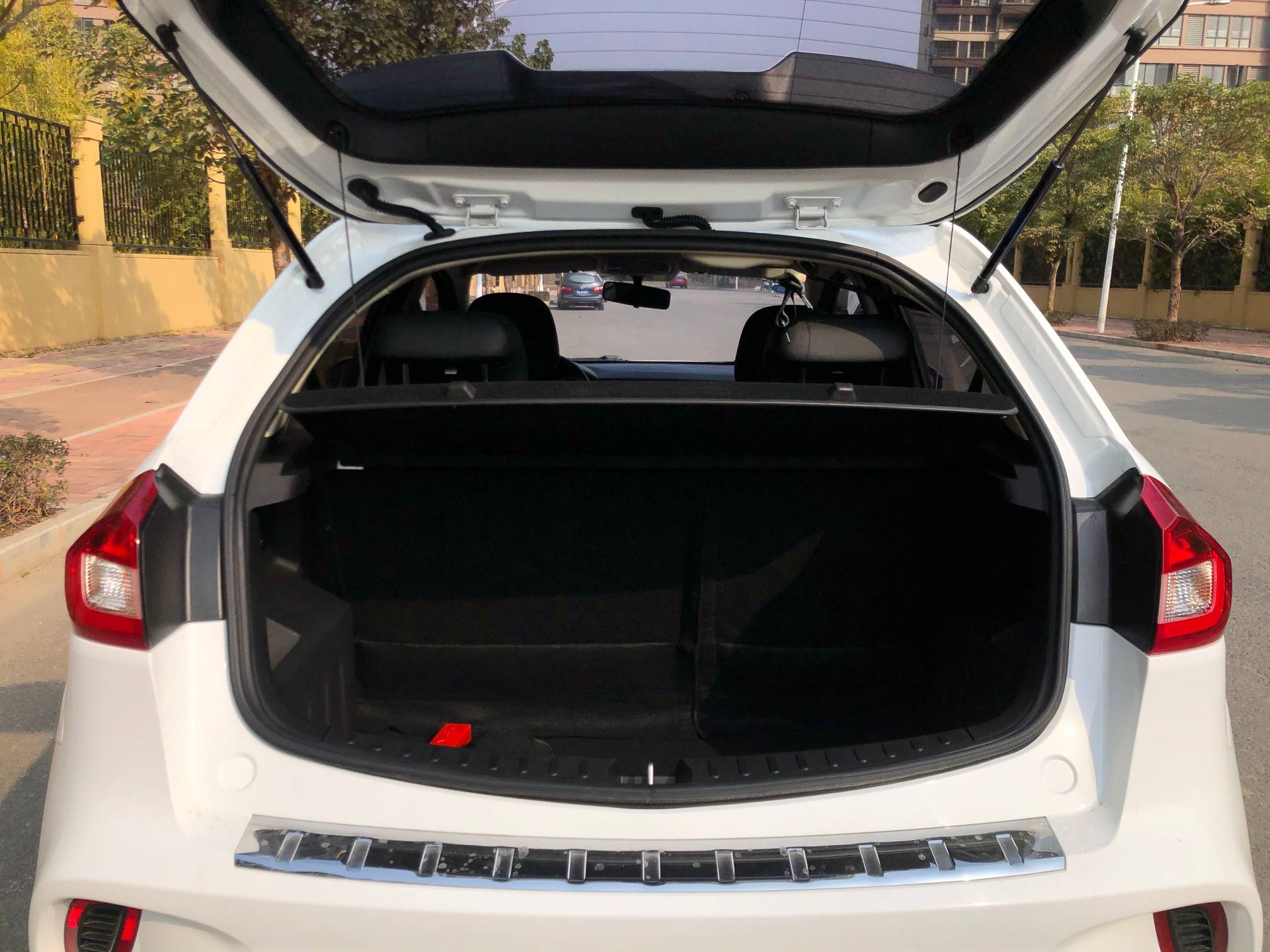Vision X3 2019 car image #15