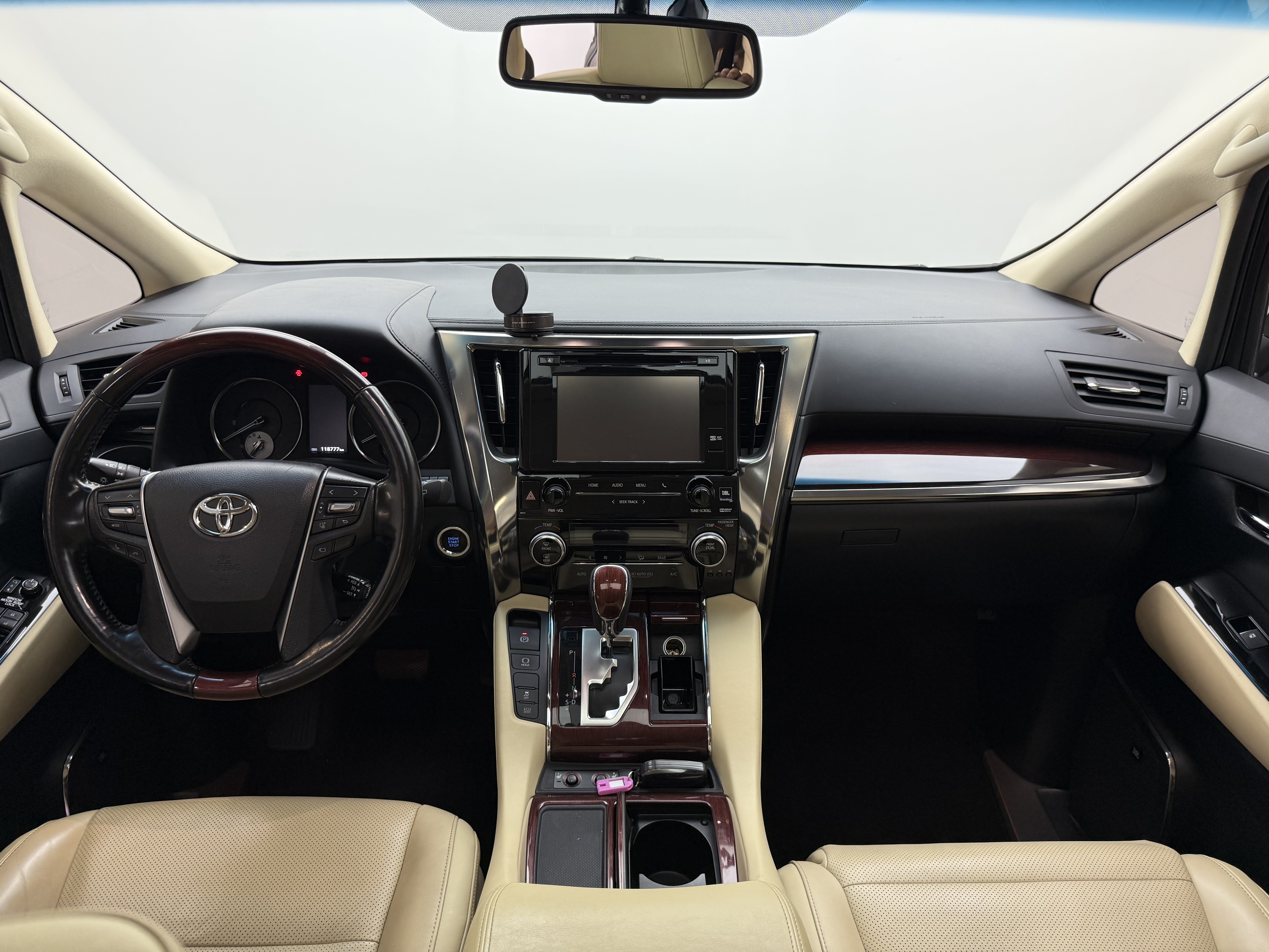 Toyota Alphard 2017 car image #15