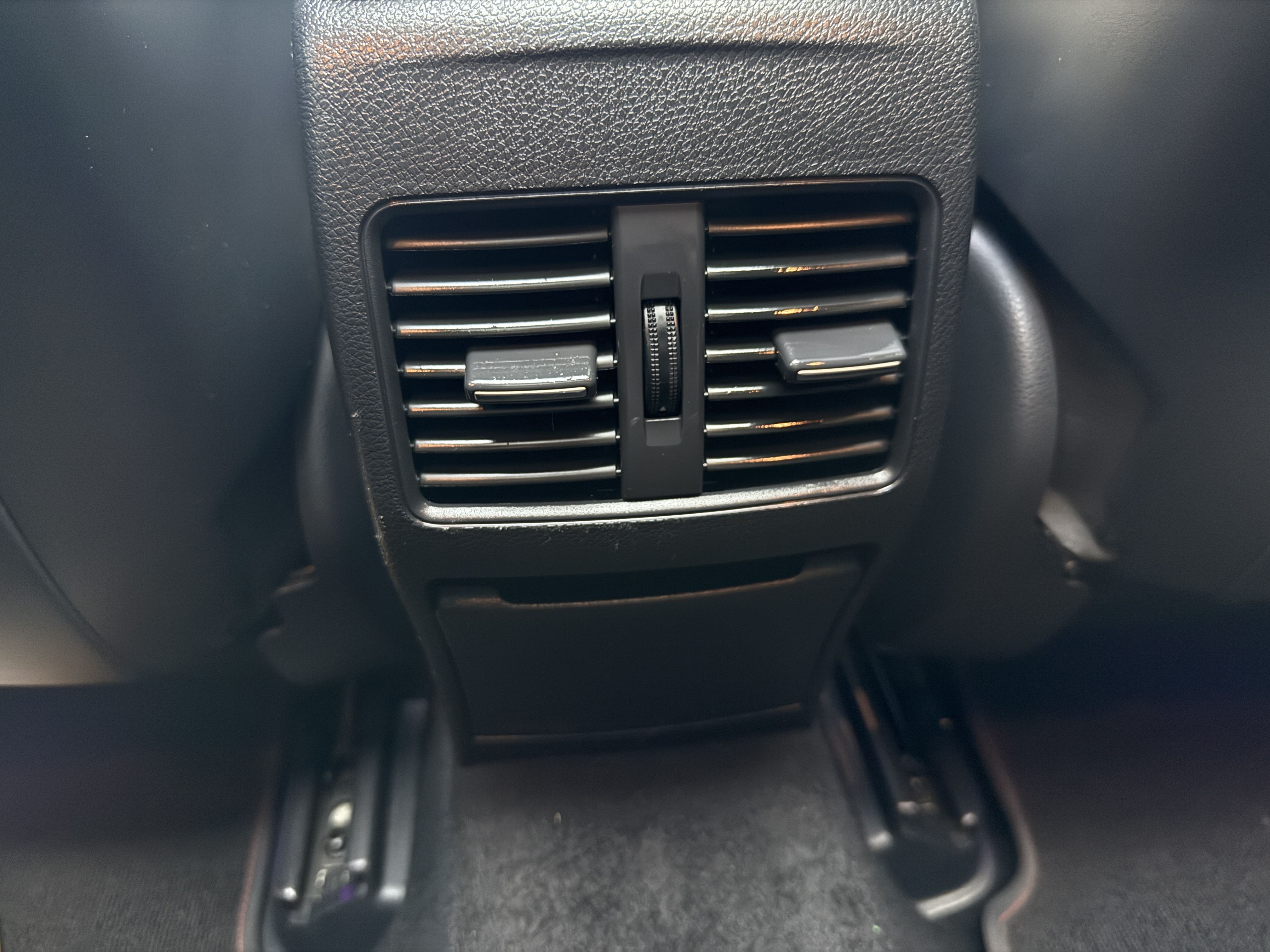 Mercedes-Benz GLA AMG 2019 immagine di auto #15