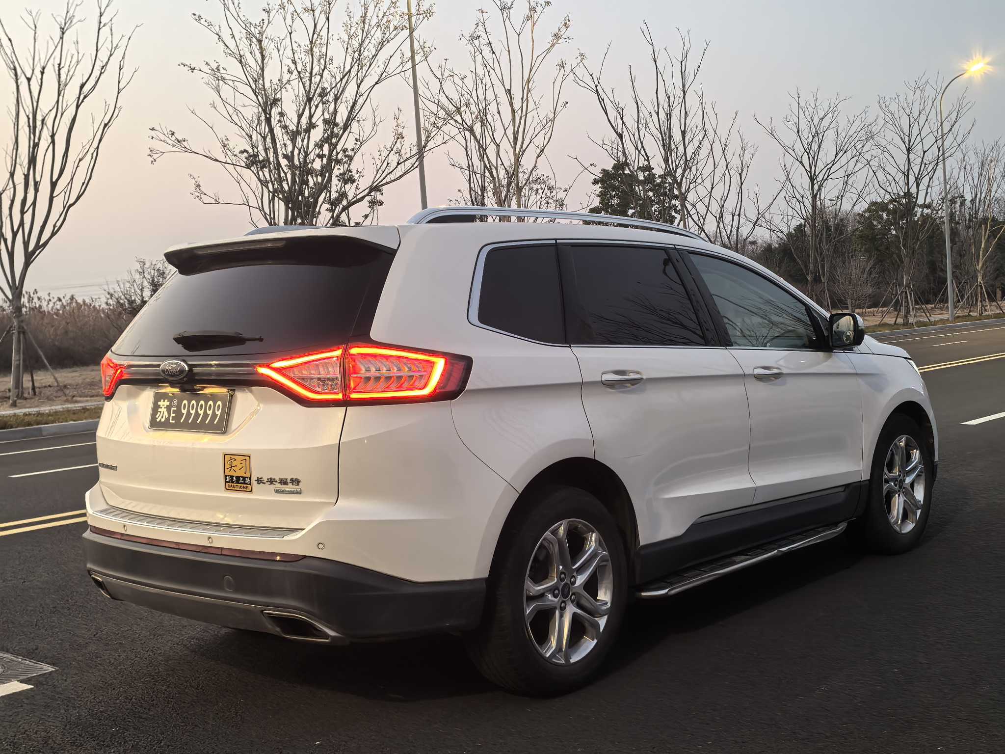 Ford Edge 2018 #15 Ford Edge 2018 car image #15