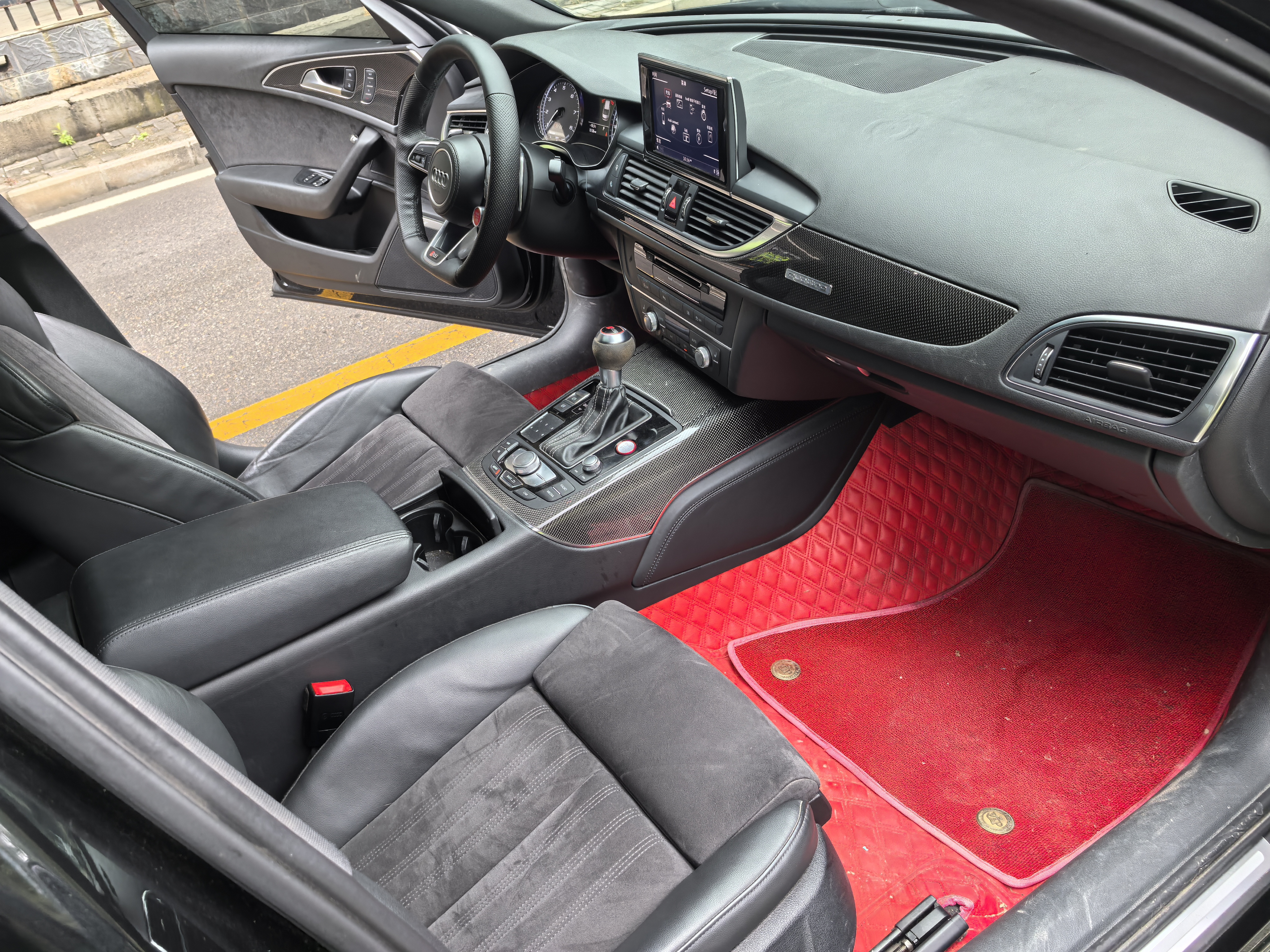 Audi S6 2018 car image #15