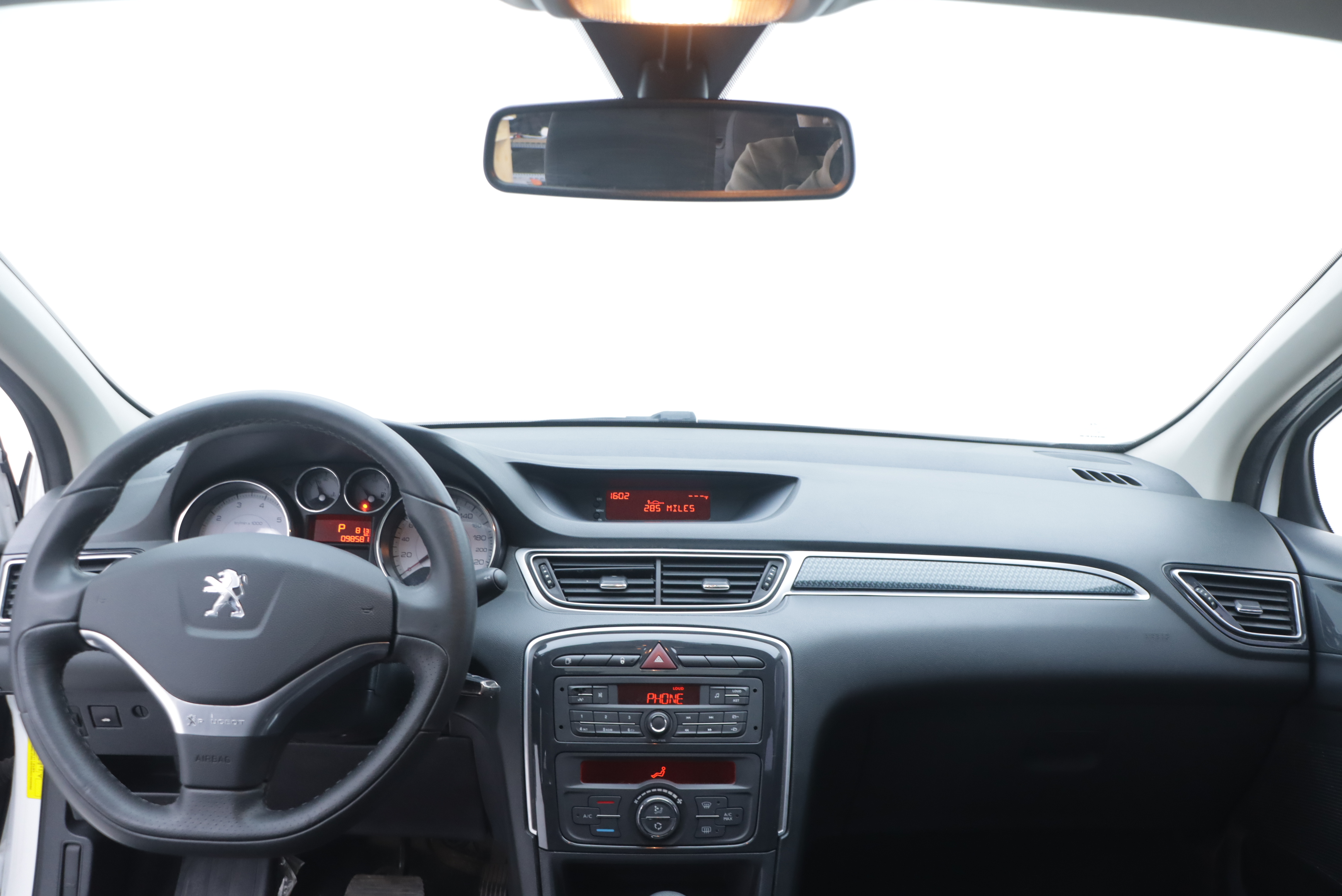 Peugeot 308 2015 car image #15