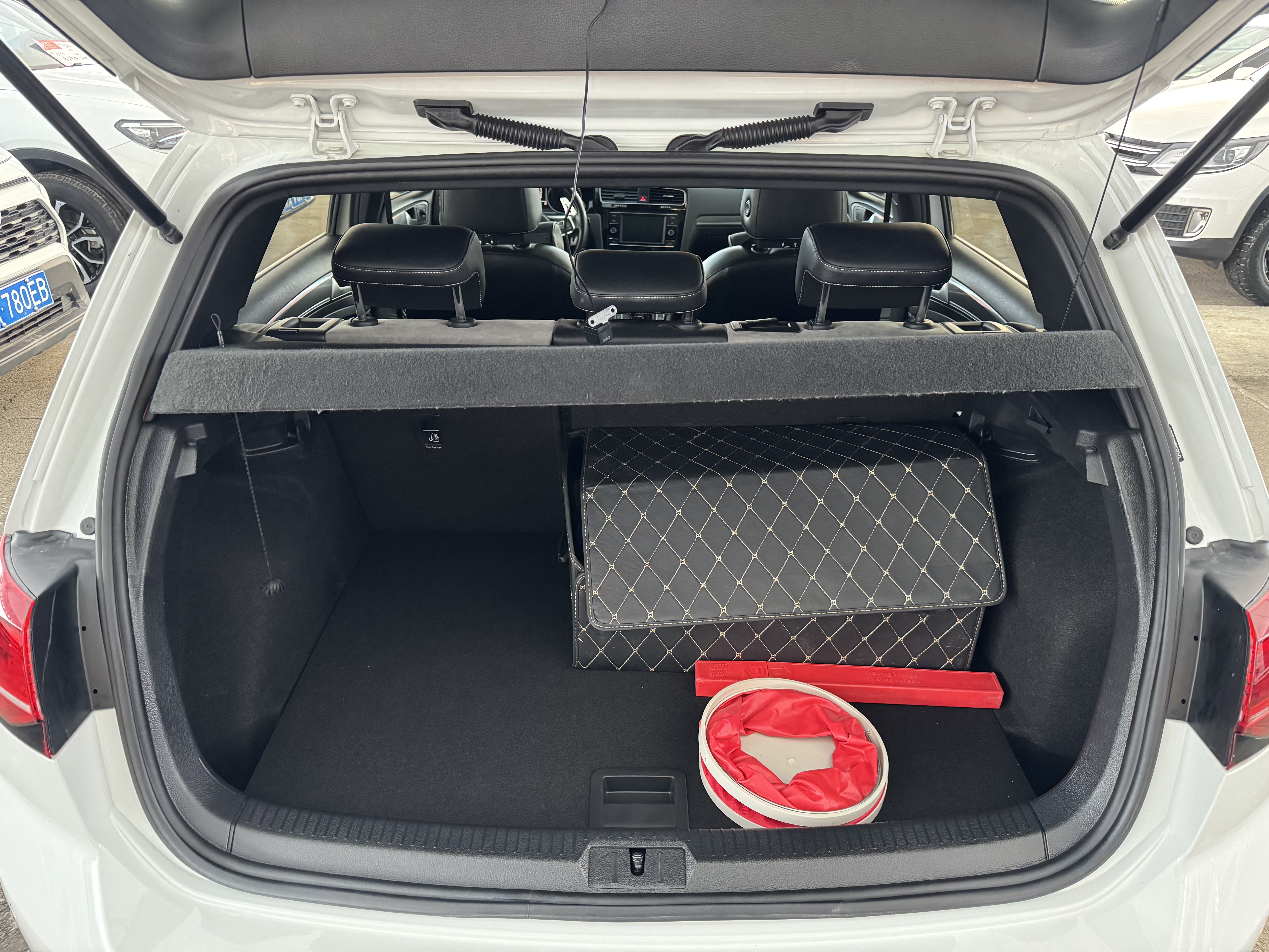 Volkswagen Golf 2018 car image #15
