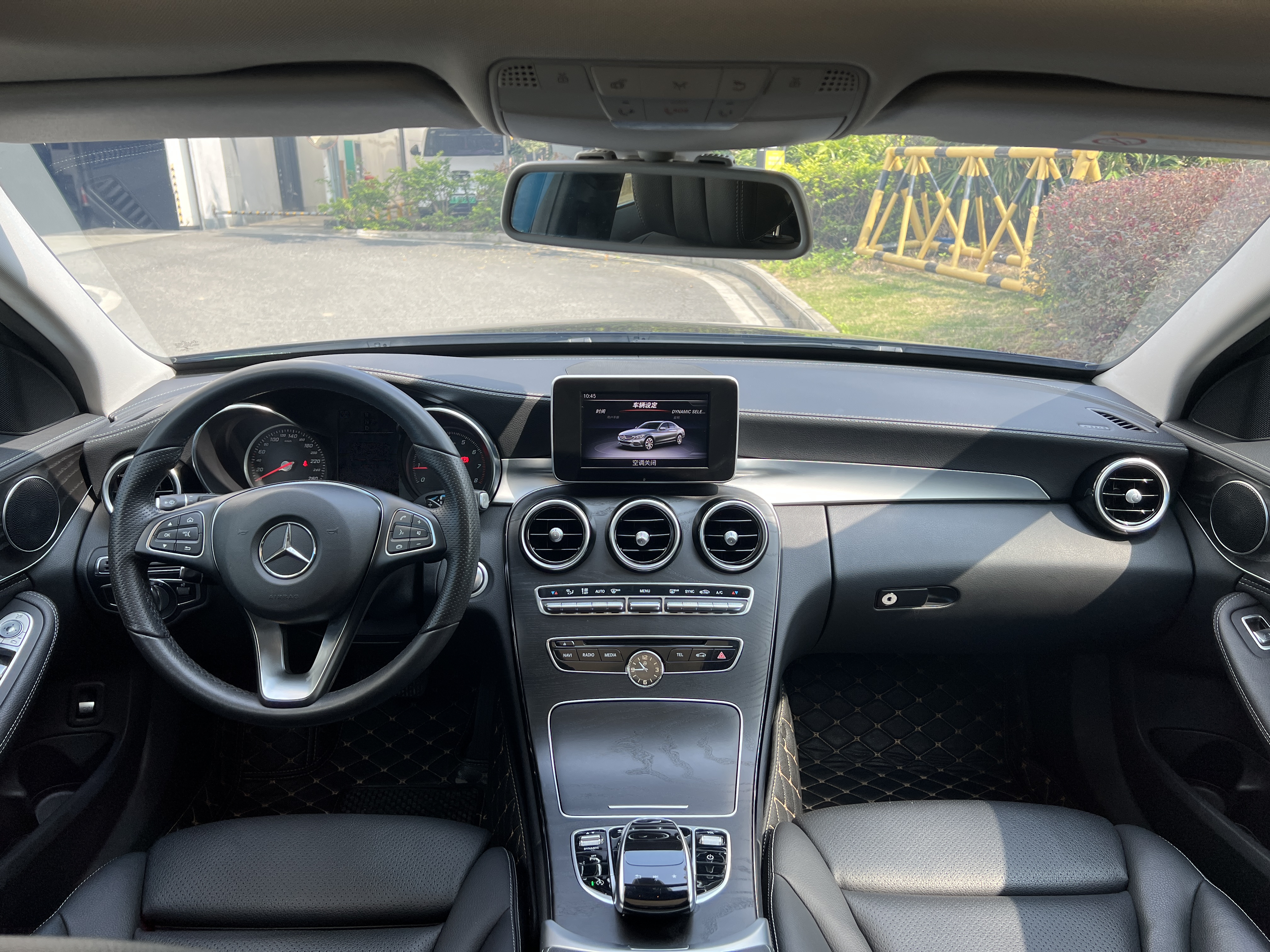 Mercedes-Benz C Class 2018 car image #15