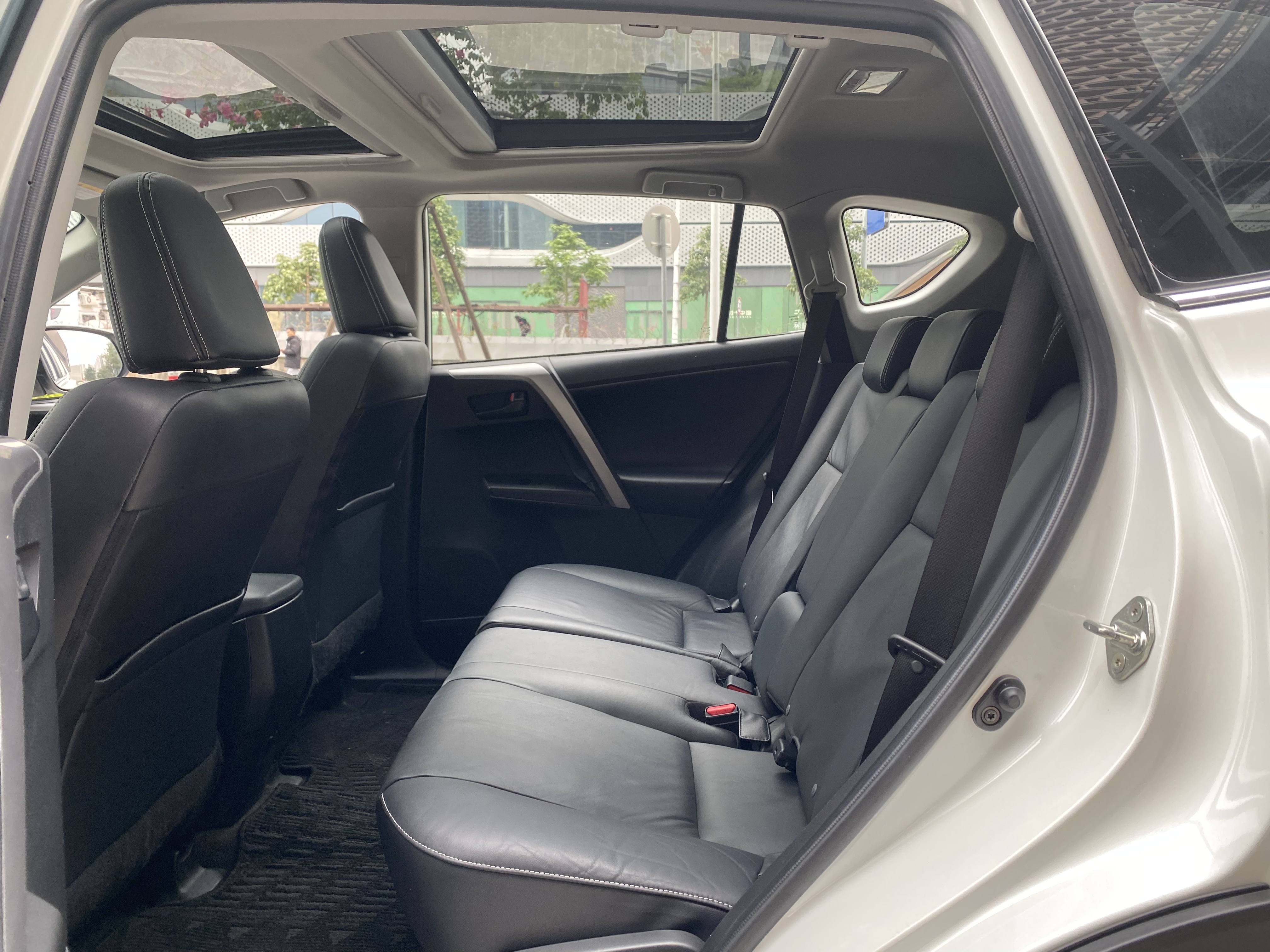 Toyota RAV4 2017 #15 Toyota RAV4 2017 car image #15