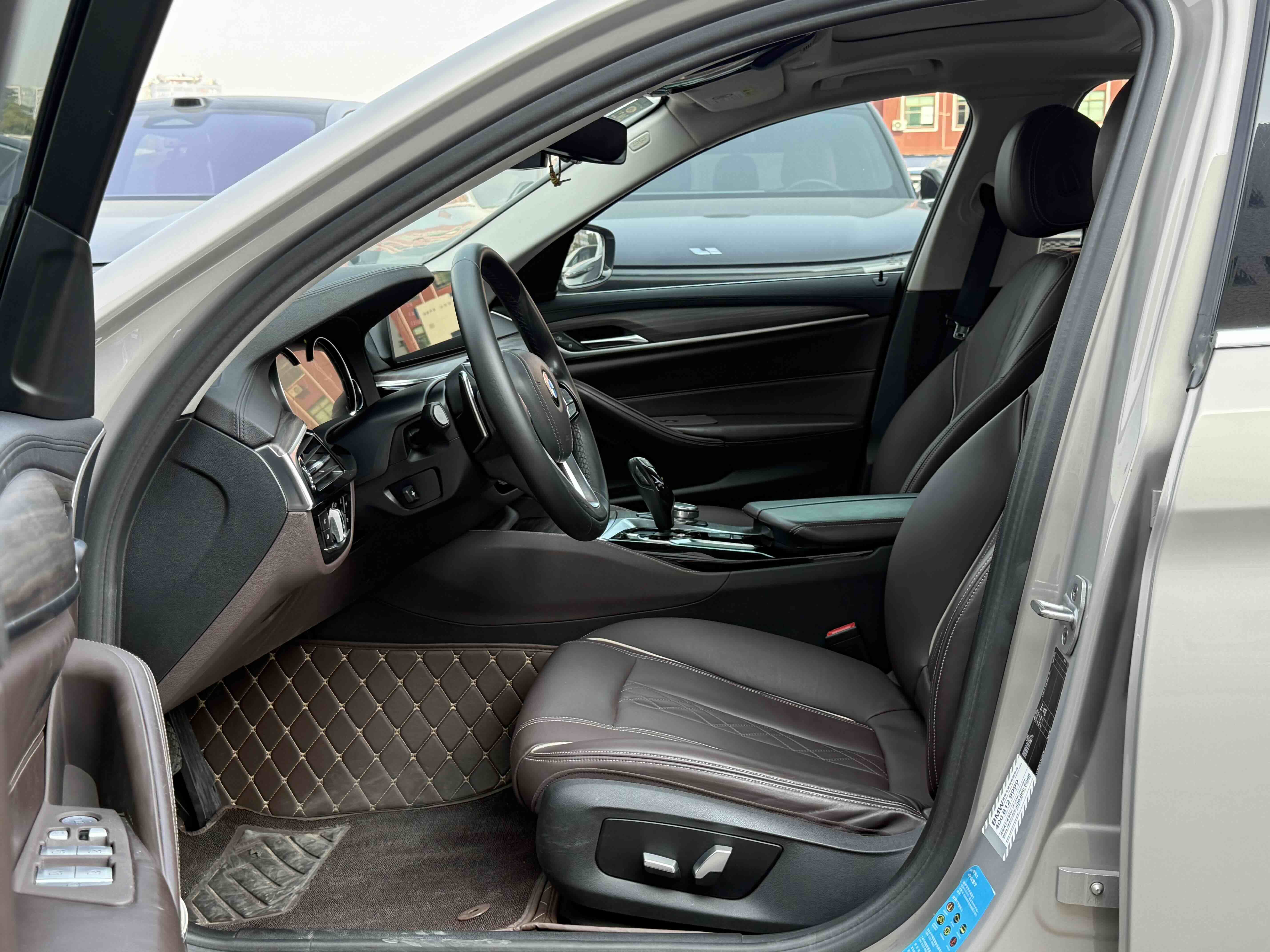 BMW 5 Series 2018 car image #15