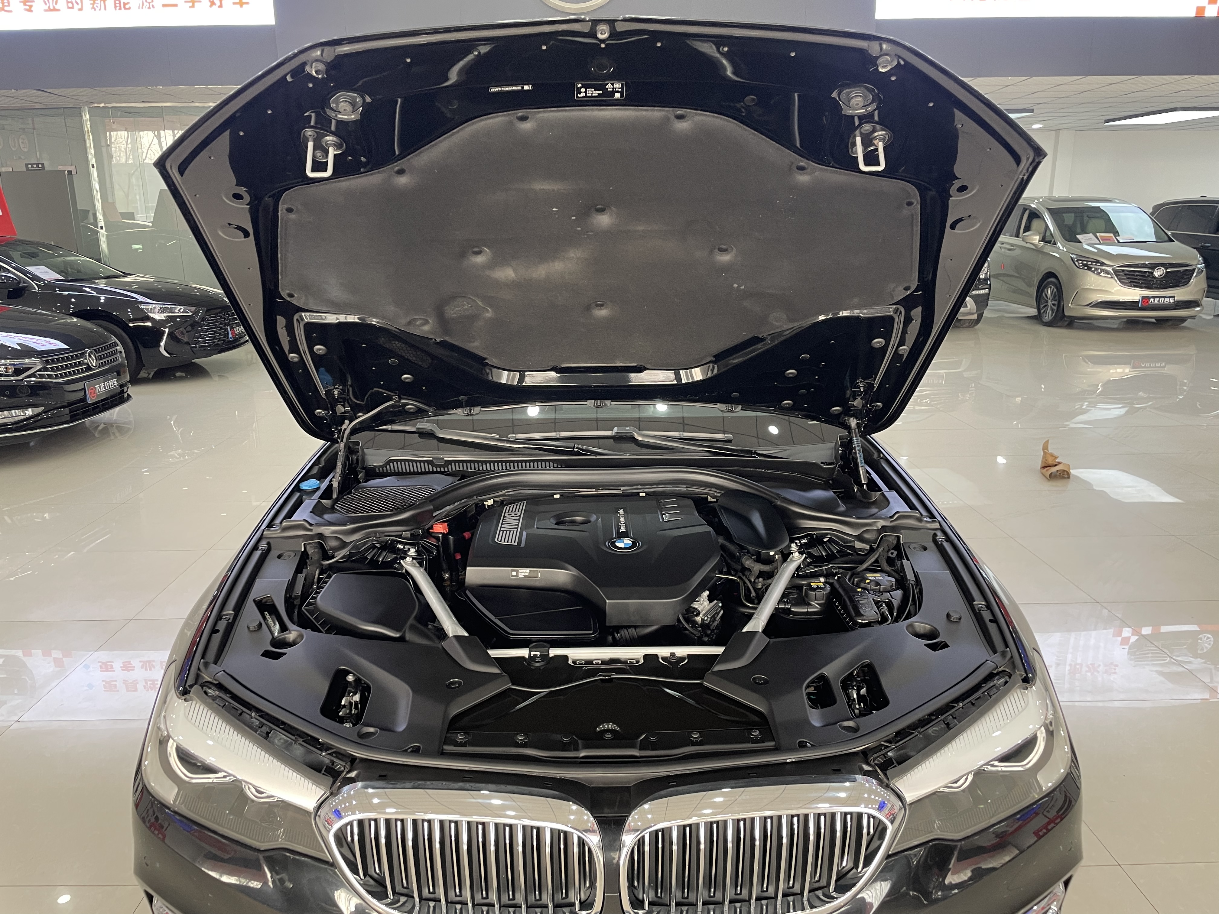BMW 5 Series 2019 #15 BMW 5 Series 2019 car image #15