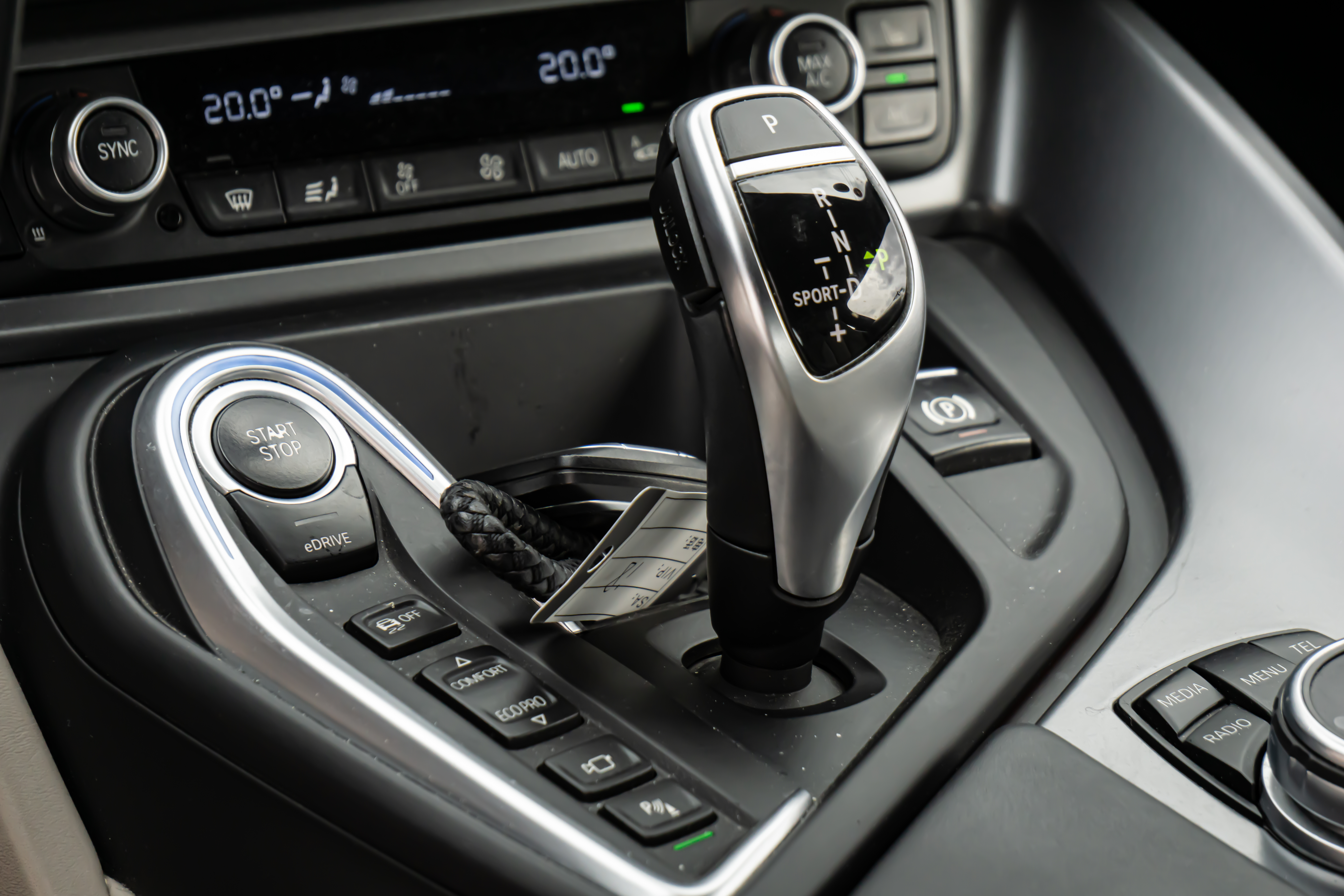 BMW i8 2015 car image #15