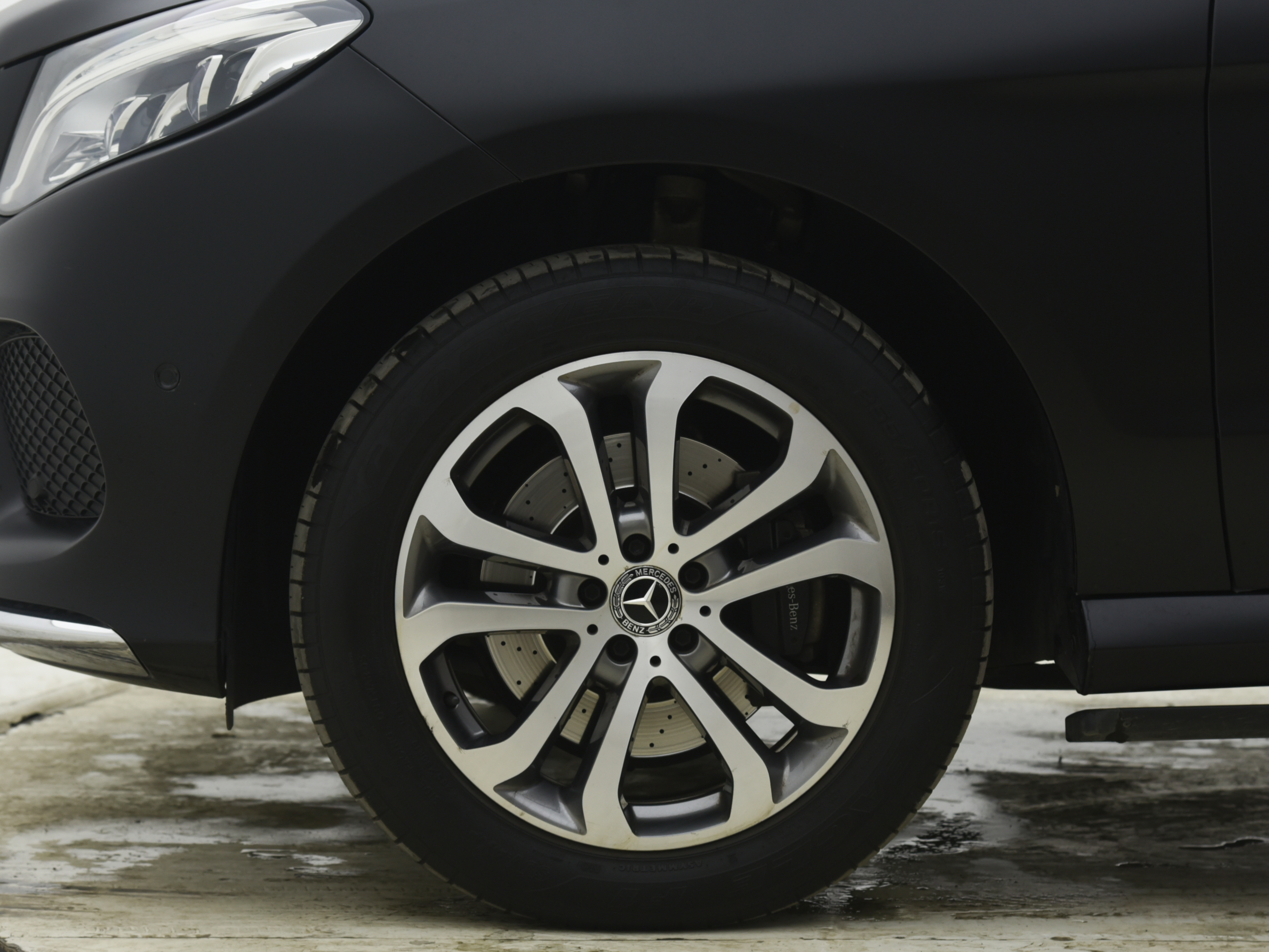 Mercedes-Benz GLE Class 2018 #15 Mercedes-Benz GLE Class 2018 car image #15