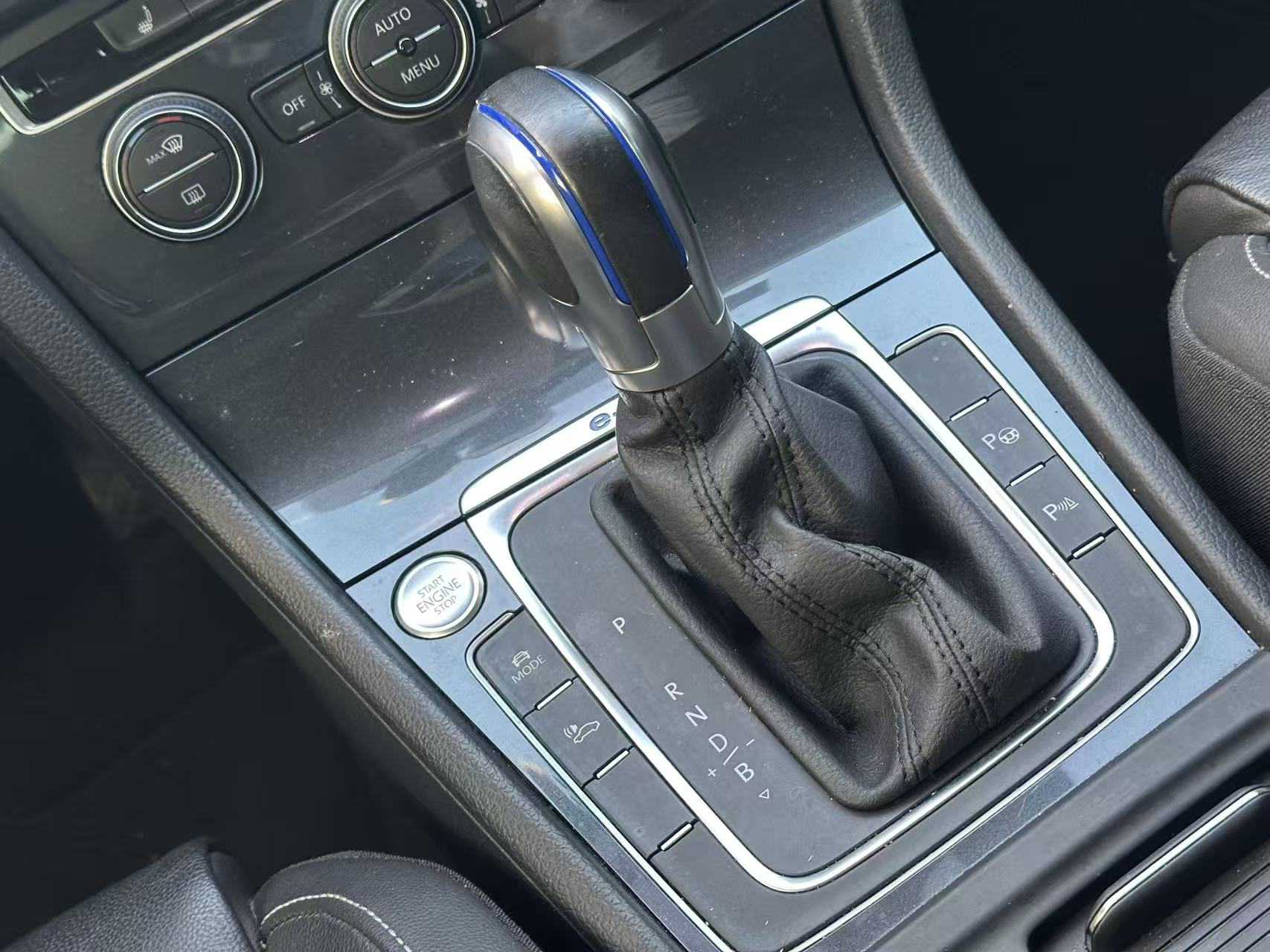 Volkswagen Golf New Energy (Imported) 2018 صورة سيارة #15