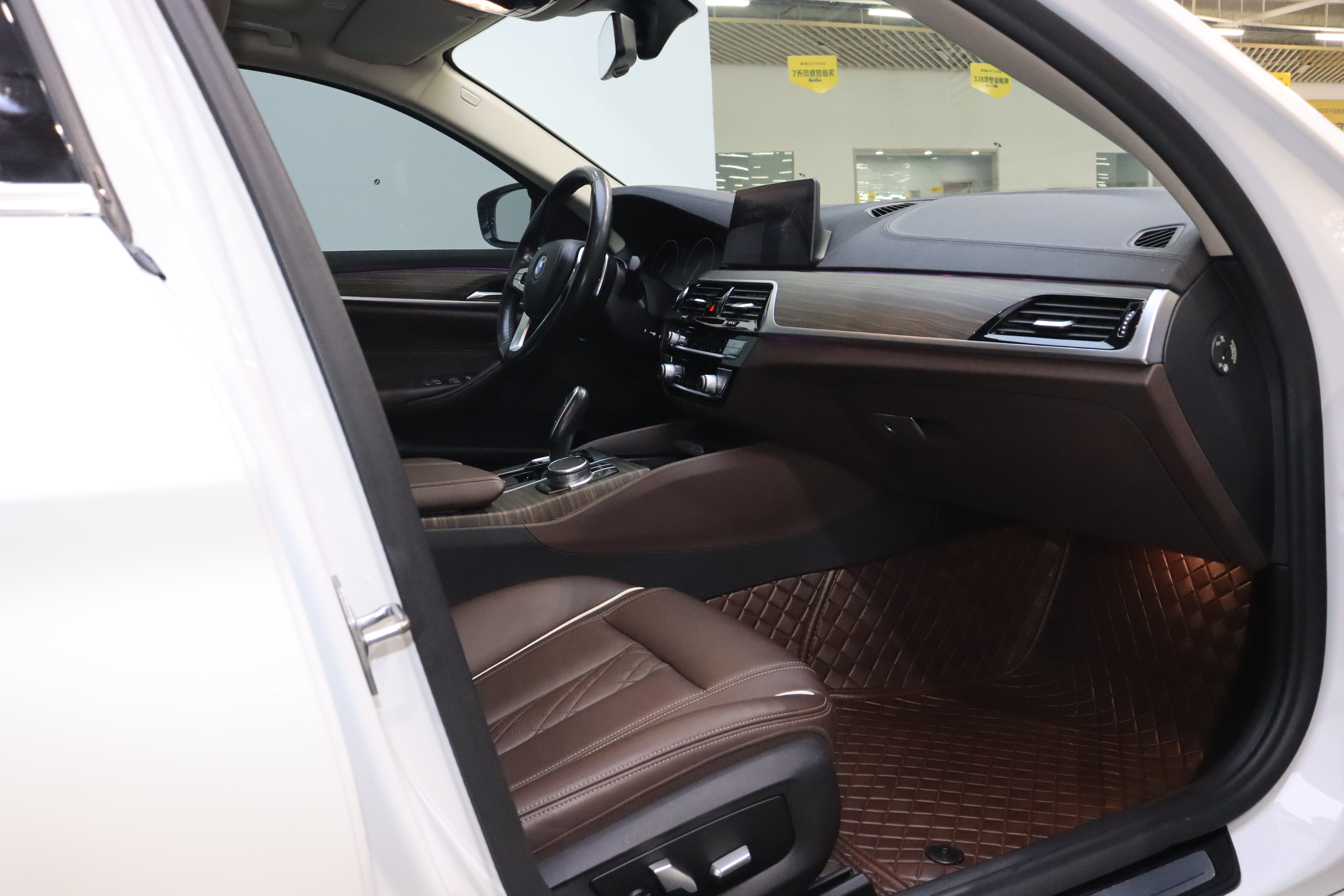 BMW 5 Series 2019 #15 BMW 5 Series 2019 car image #15