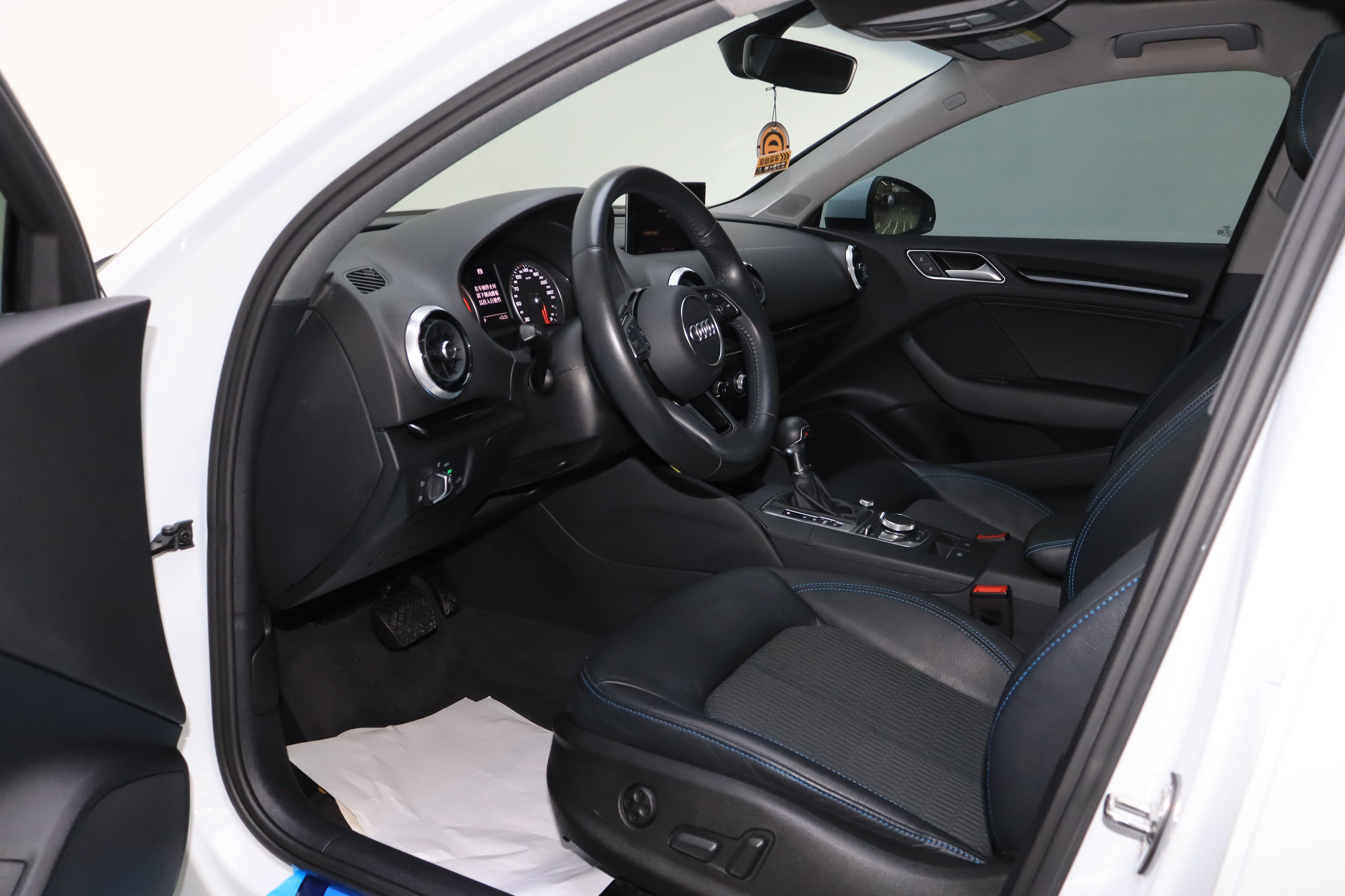 Audi A3 2019 car image #15