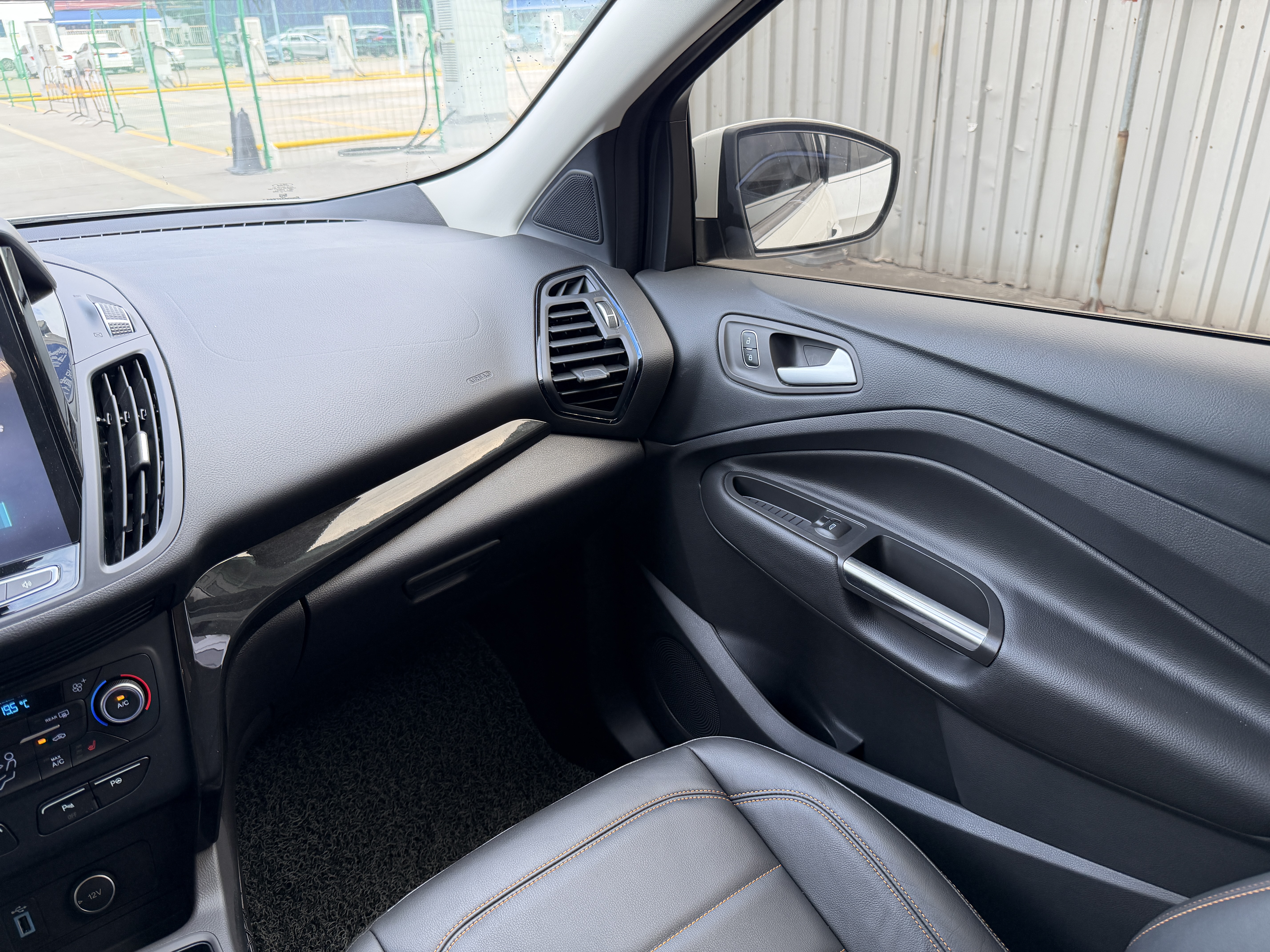 Ford Kuga 2019 #15 Ford Kuga 2019 car image #15