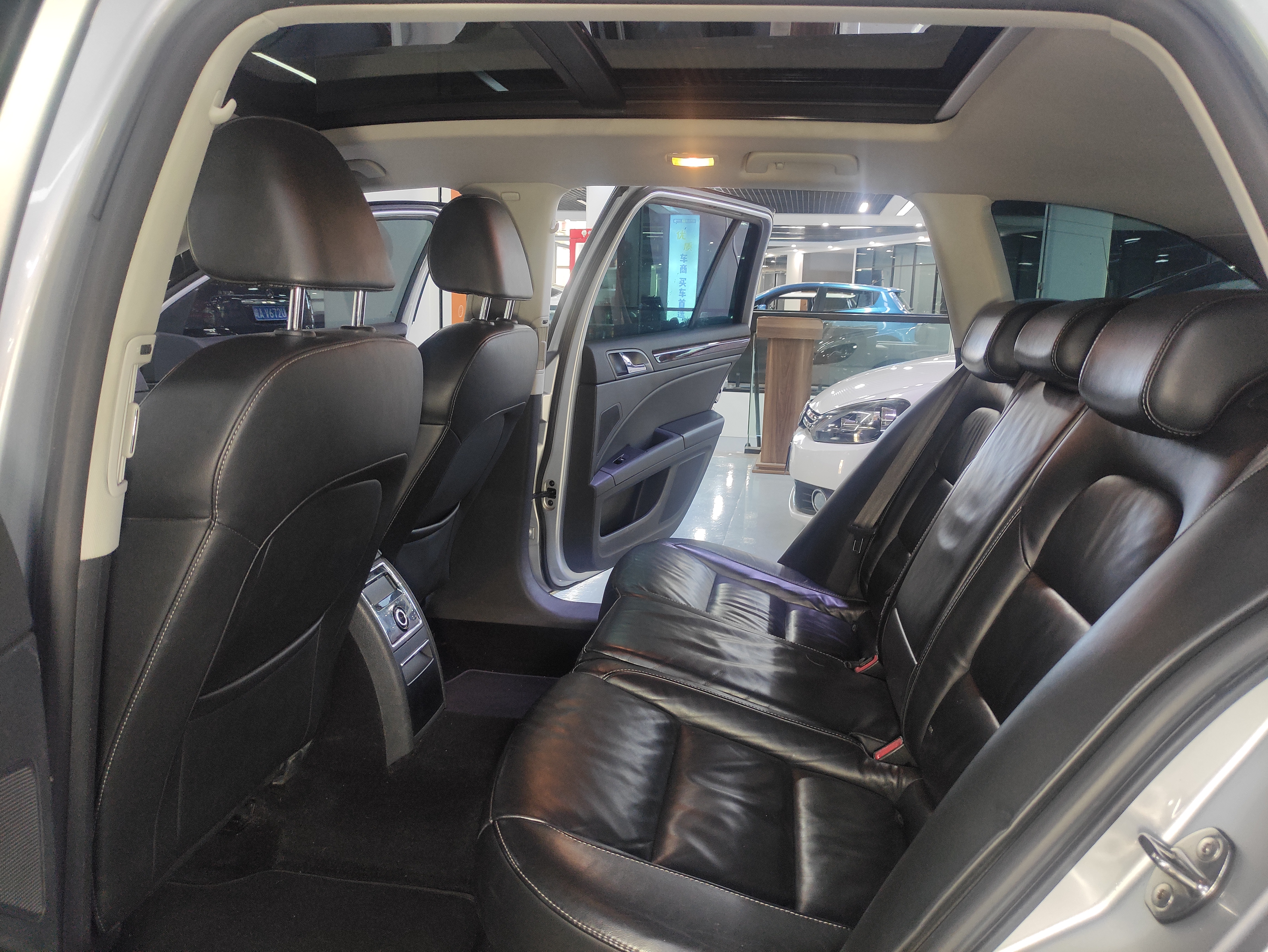 Skoda Superb Combi 2014 car image #15