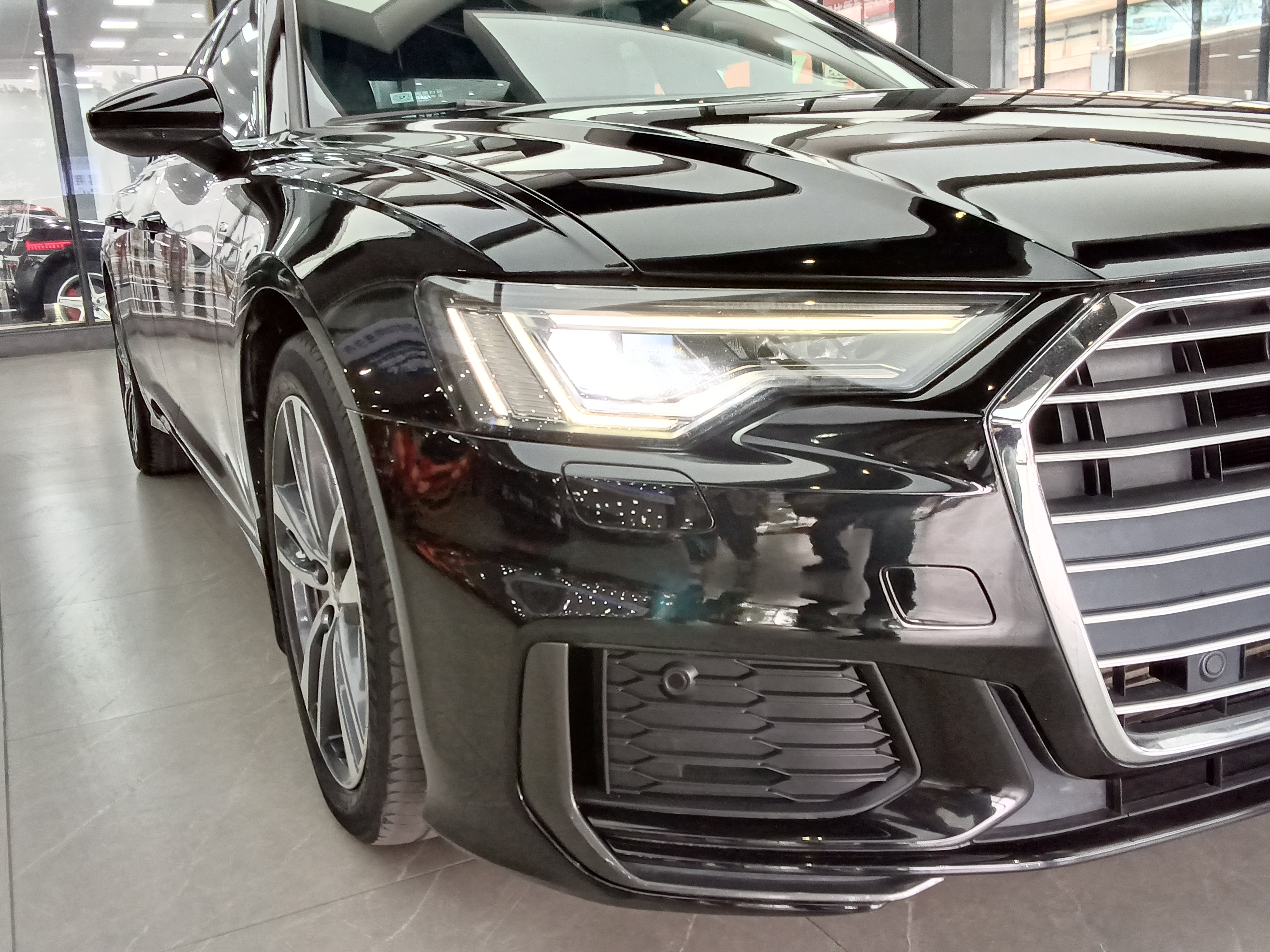 2020 car image #15