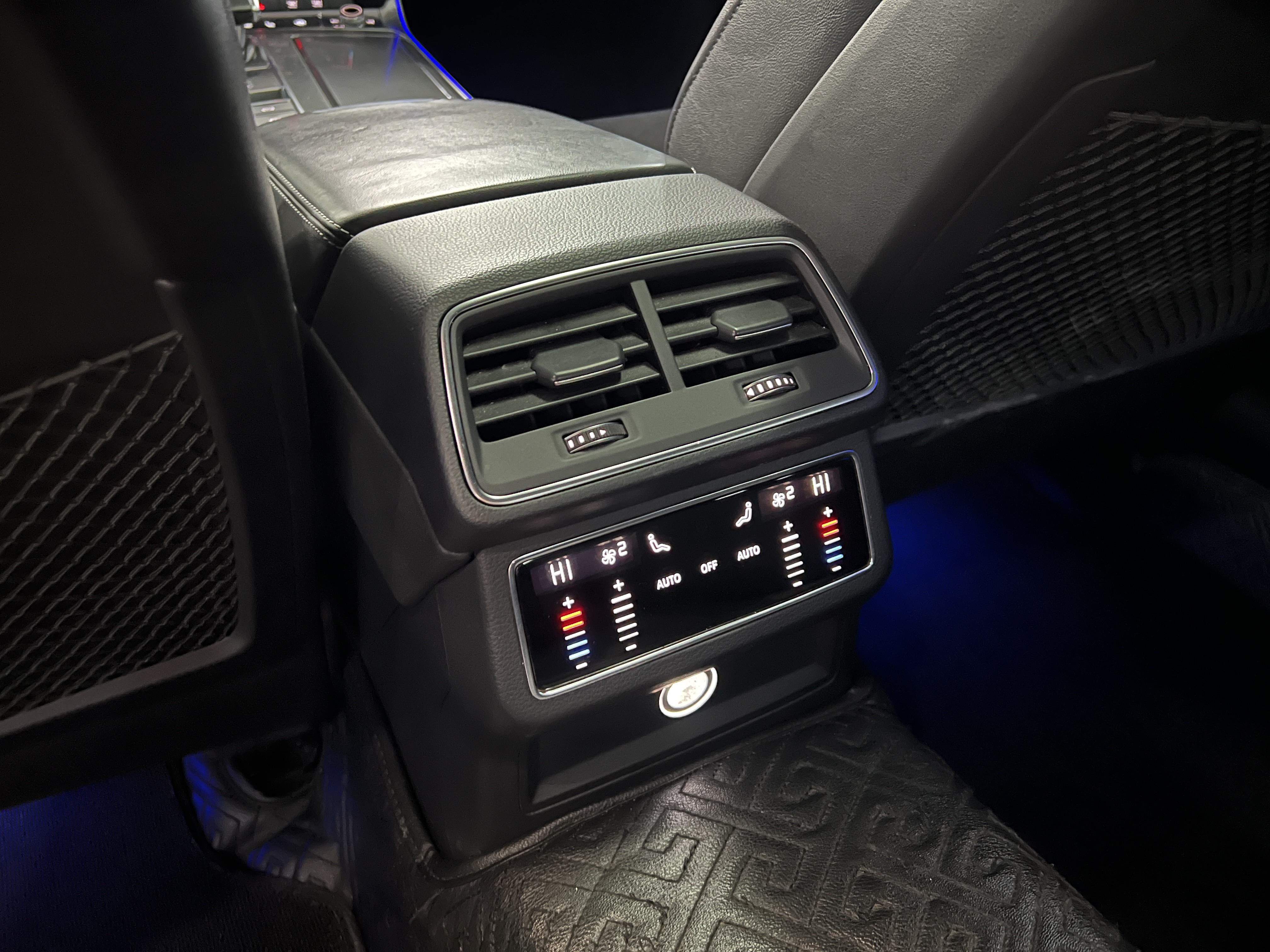 Audi A6L 2020 car image #15