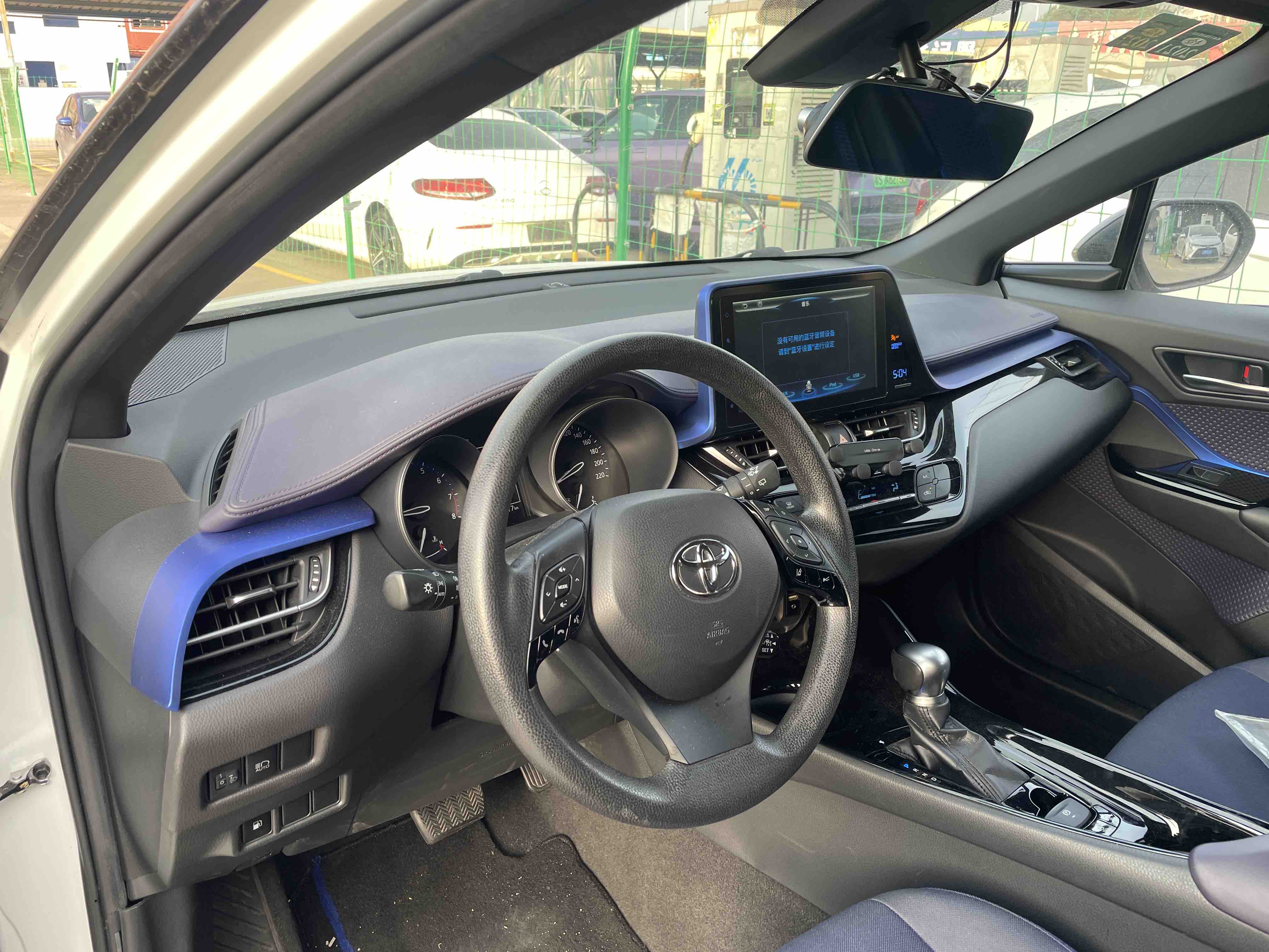 Toyota C-HR 2019 car image #15