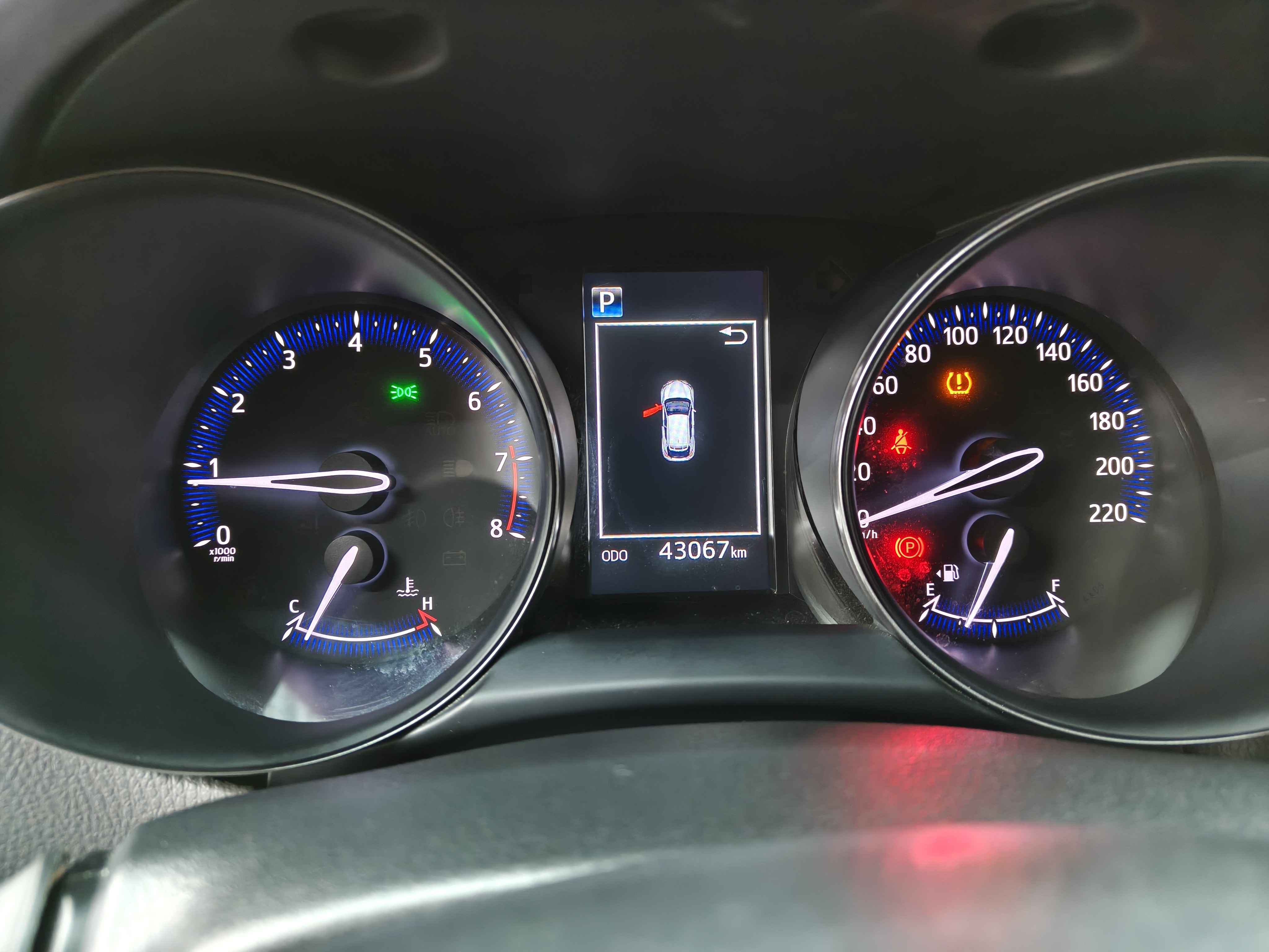 Toyota C-HR 2019 immagine di auto #15