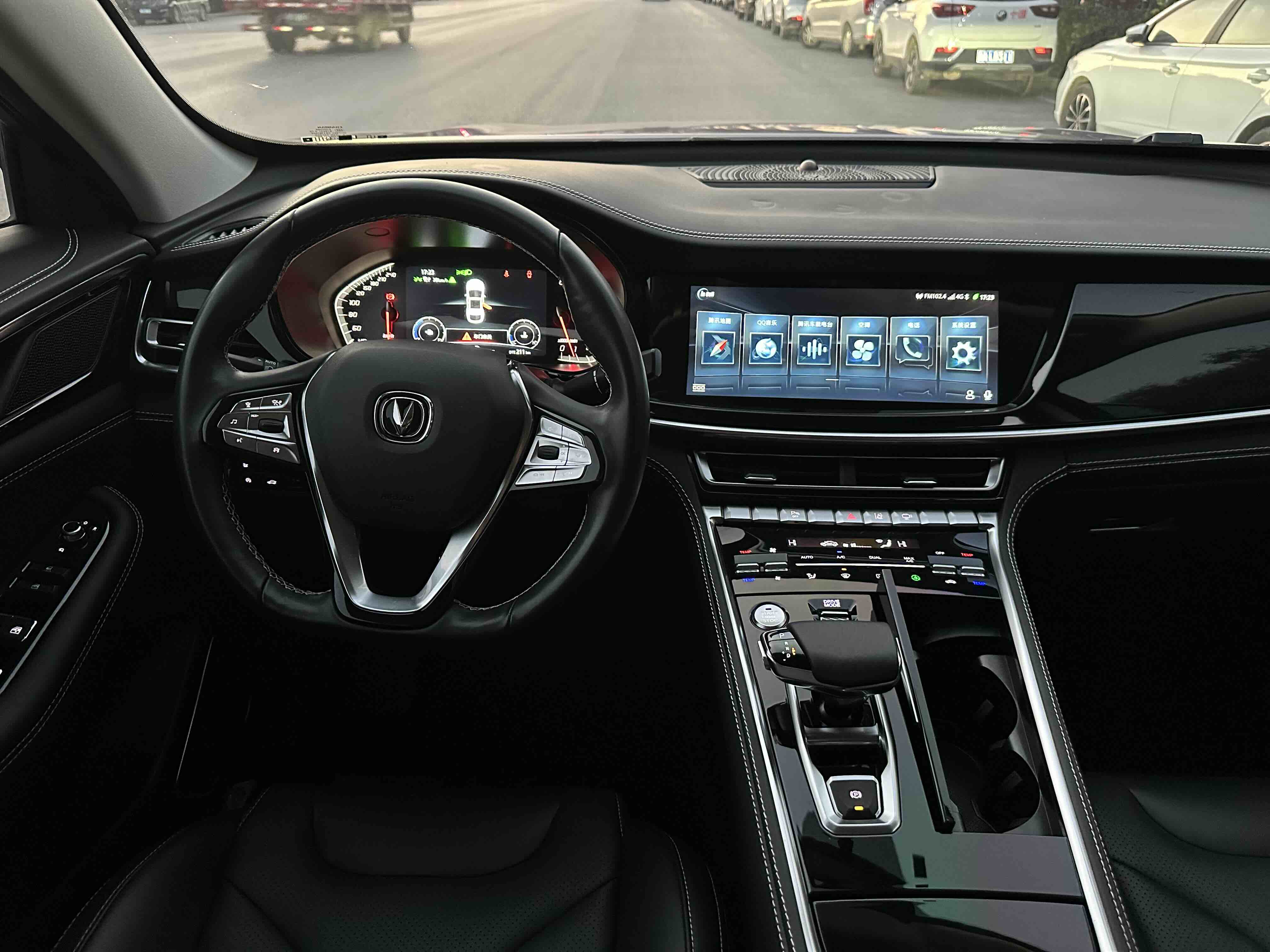 Changan CS85 Coupe 2019 car image #15