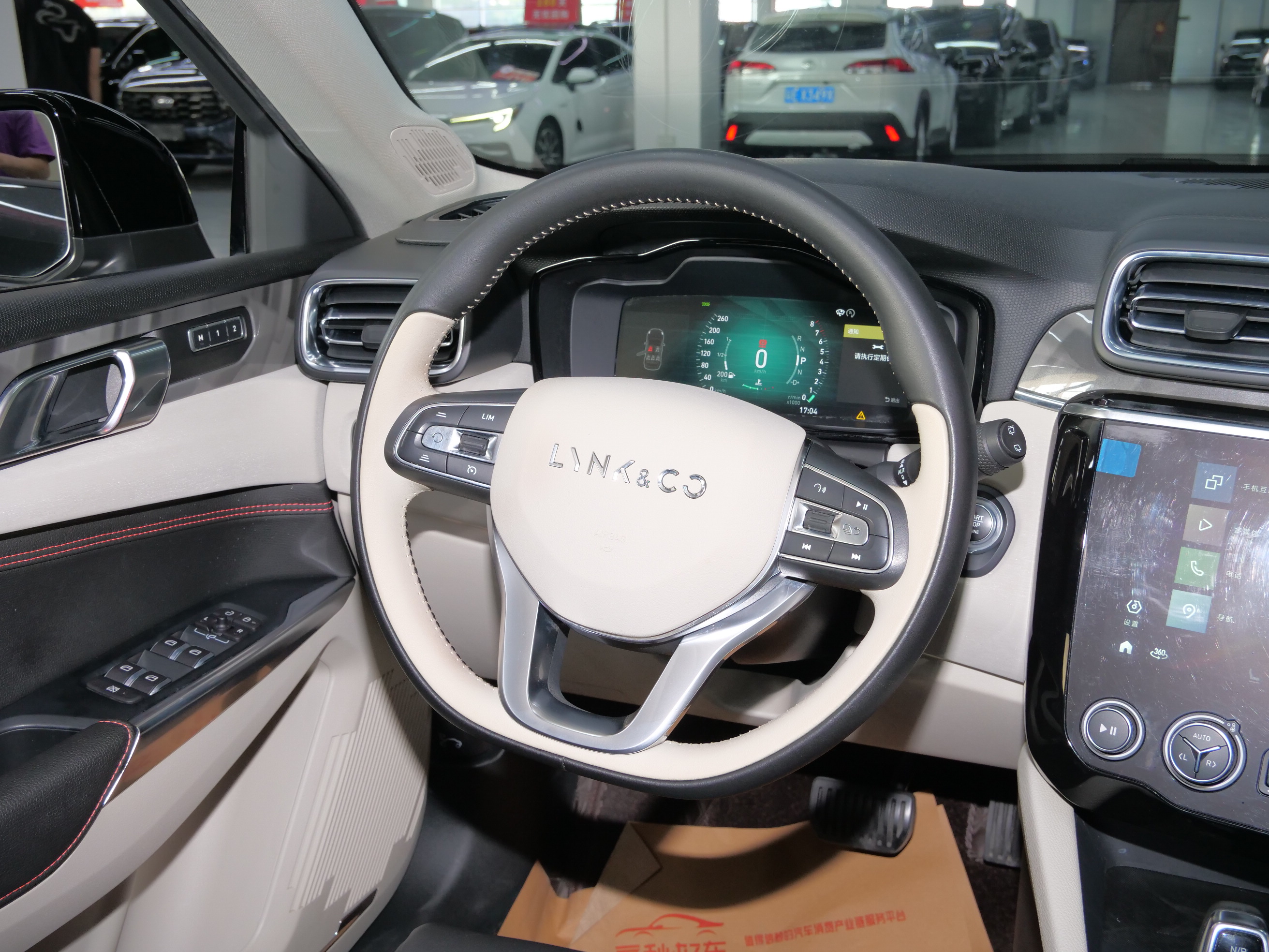 Lynk & Co 02 2019 car image #15