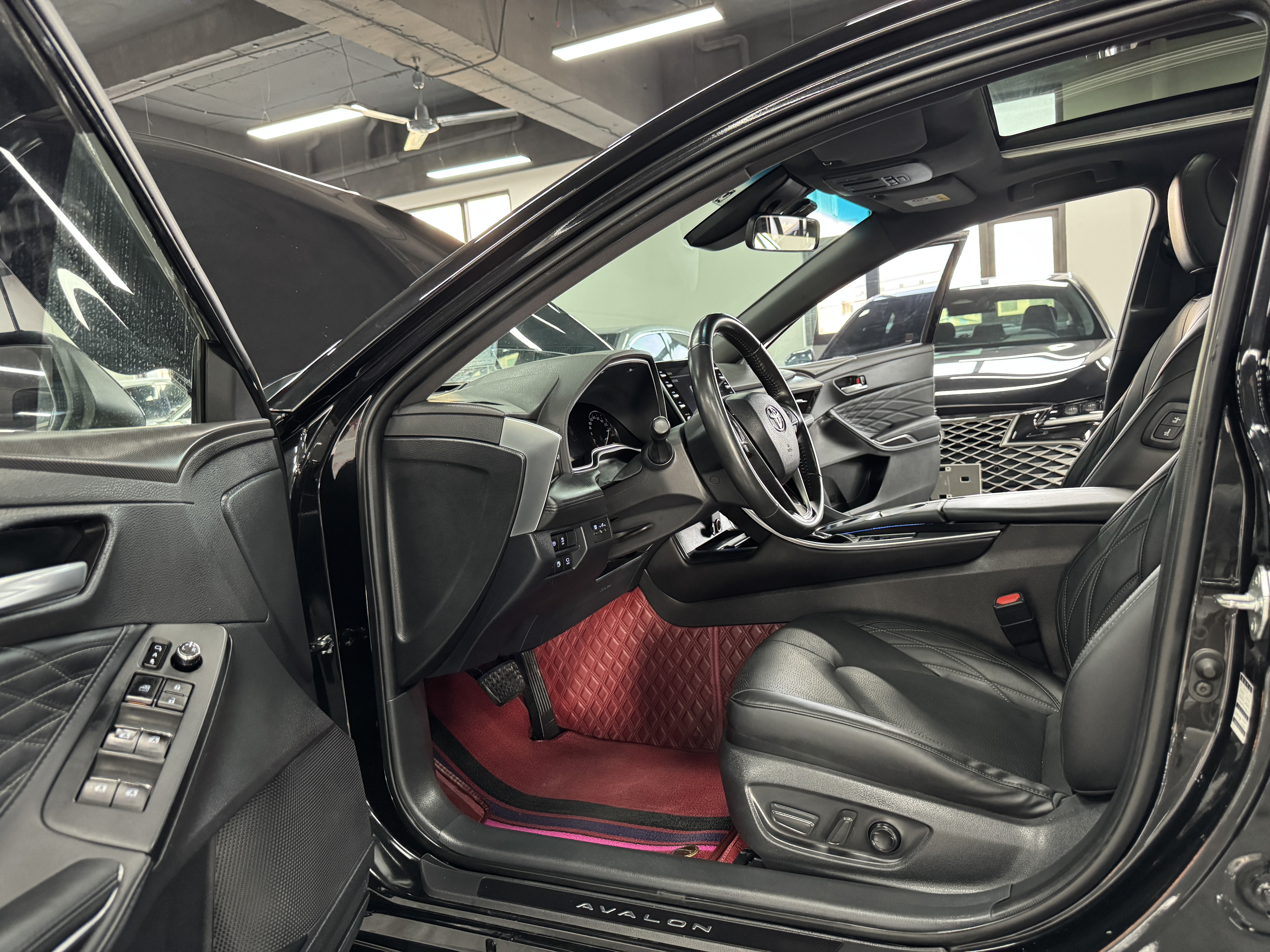 Toyota Avalon 2019 car image #15