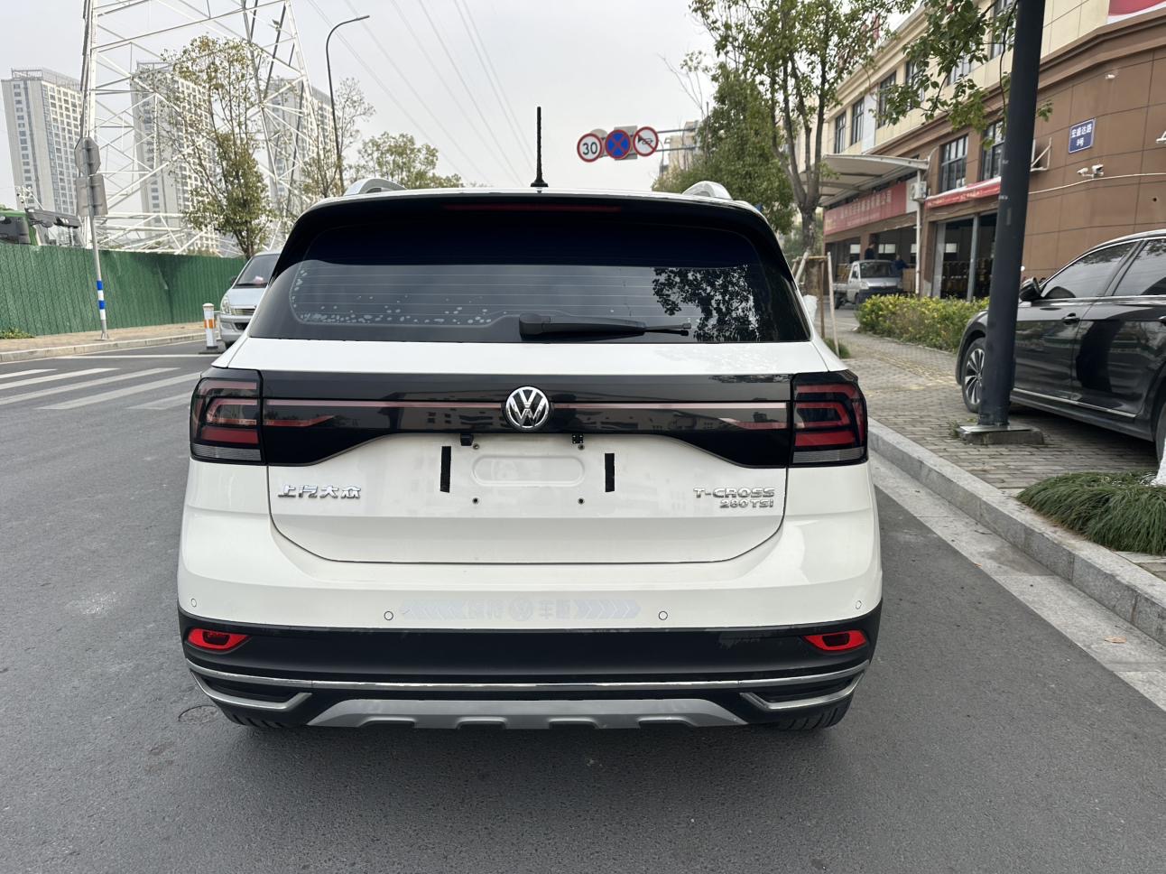 Volkswagen 2019 car image #15