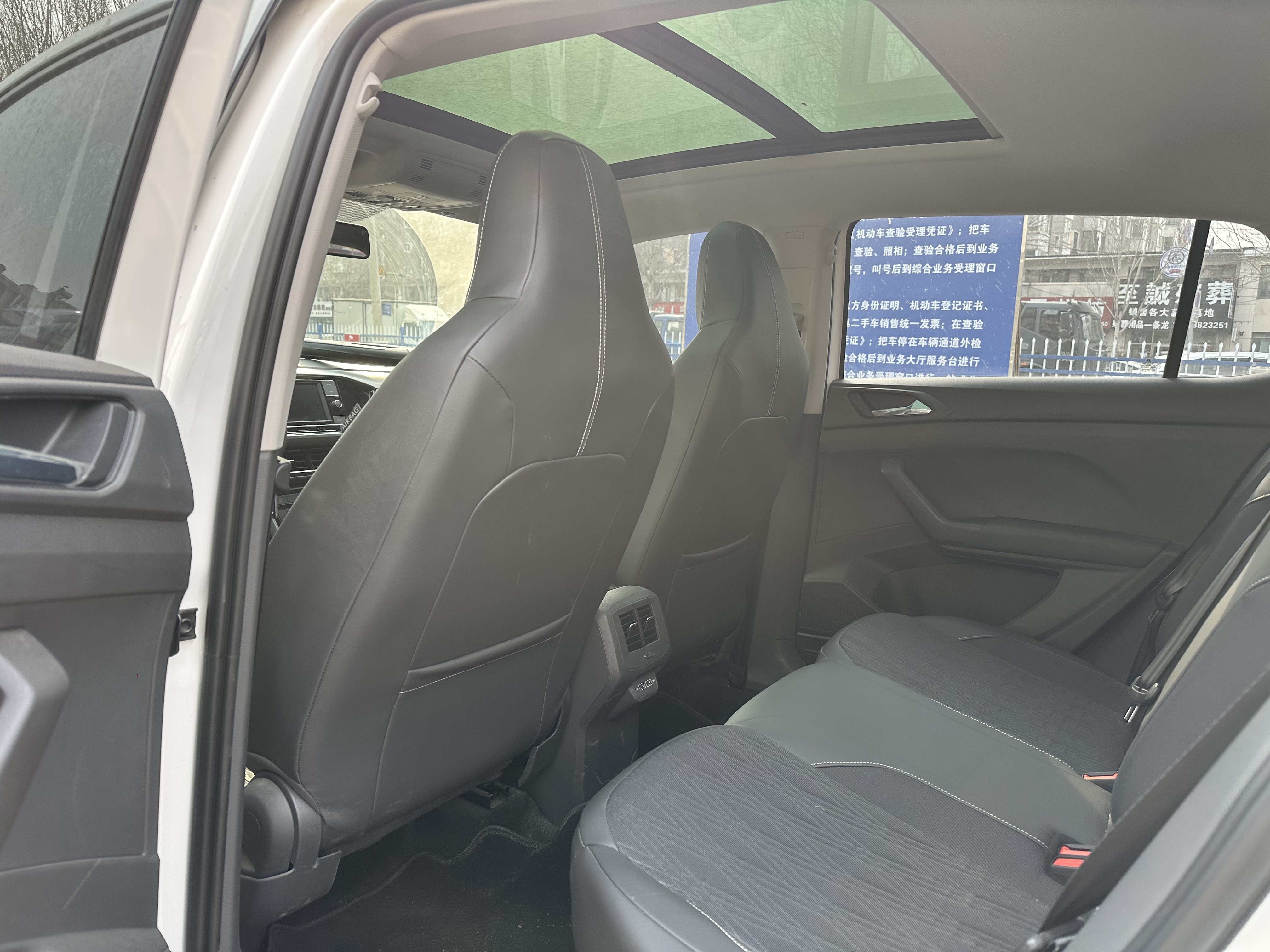 Volkswagen T-Cross 2019 car image #15