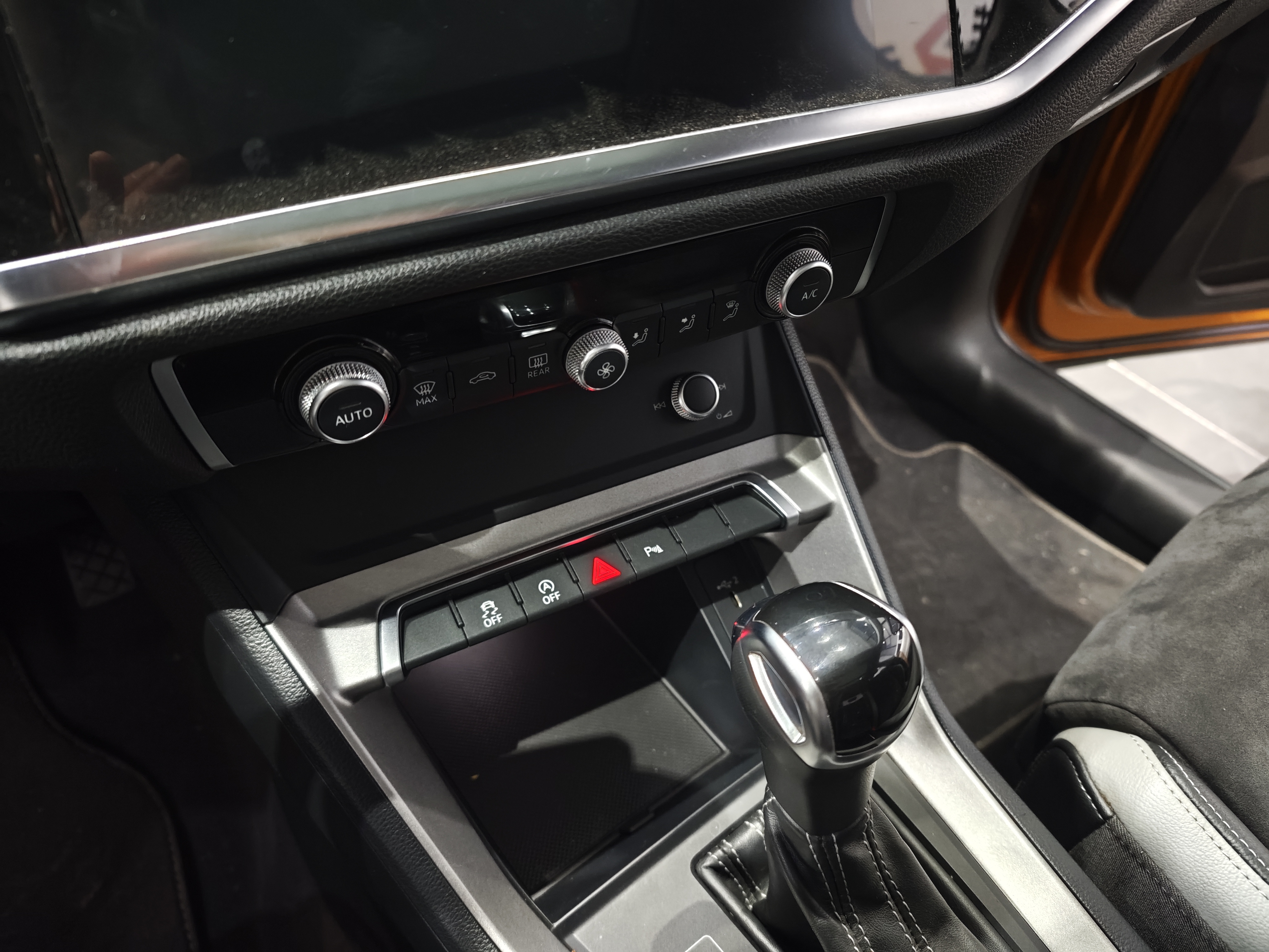 Audi Q3 2019 #15 Audi Q3 2019 car image #15