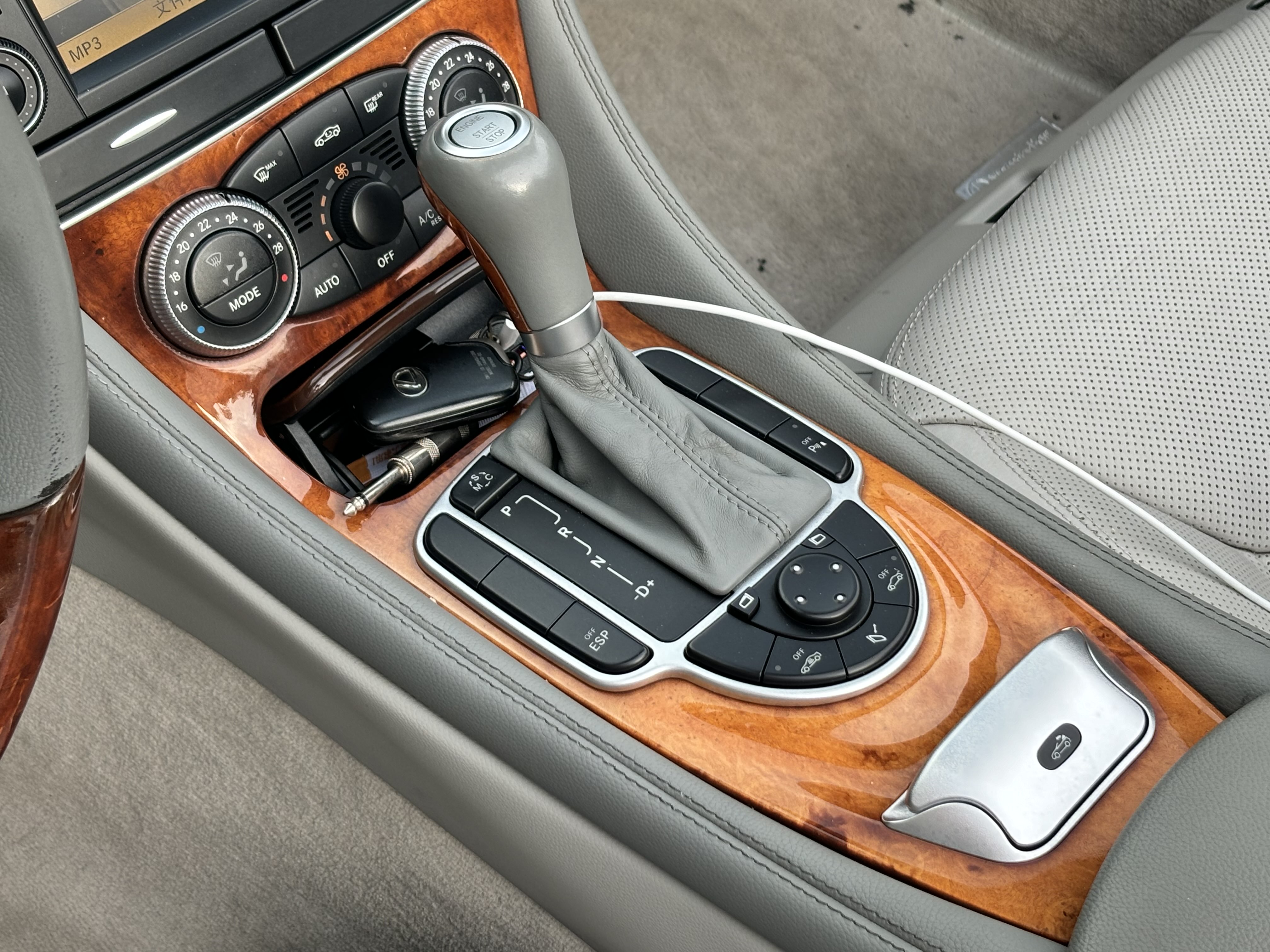 Mercedes-Benz SL Class 2009 #15 Mercedes-Benz SL Class 2009 car image #15