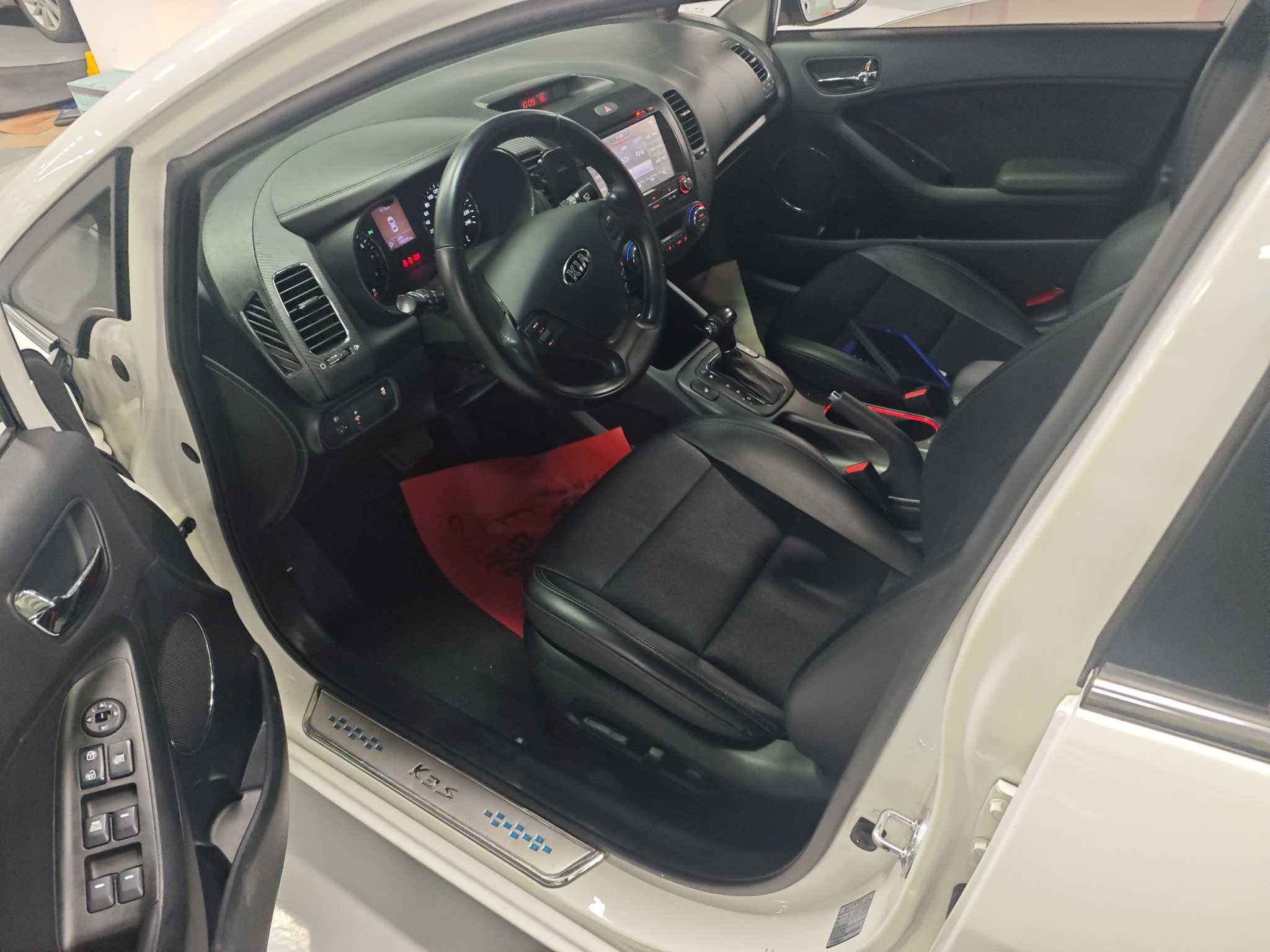 Kia Forte Koup 2014 car image #15