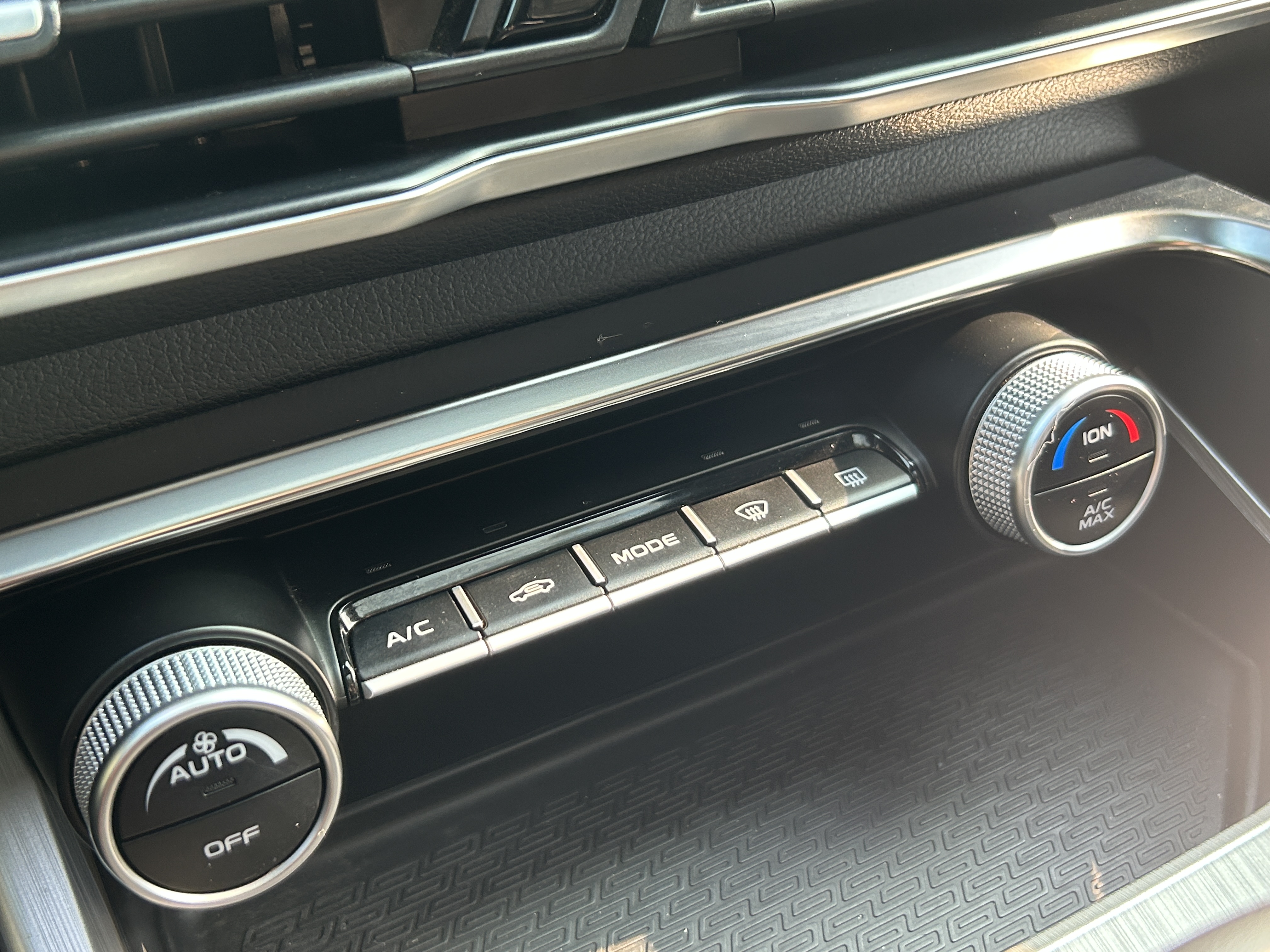 GEELY Coolray 2020 #15 GEELY Coolray 2020 car image #15