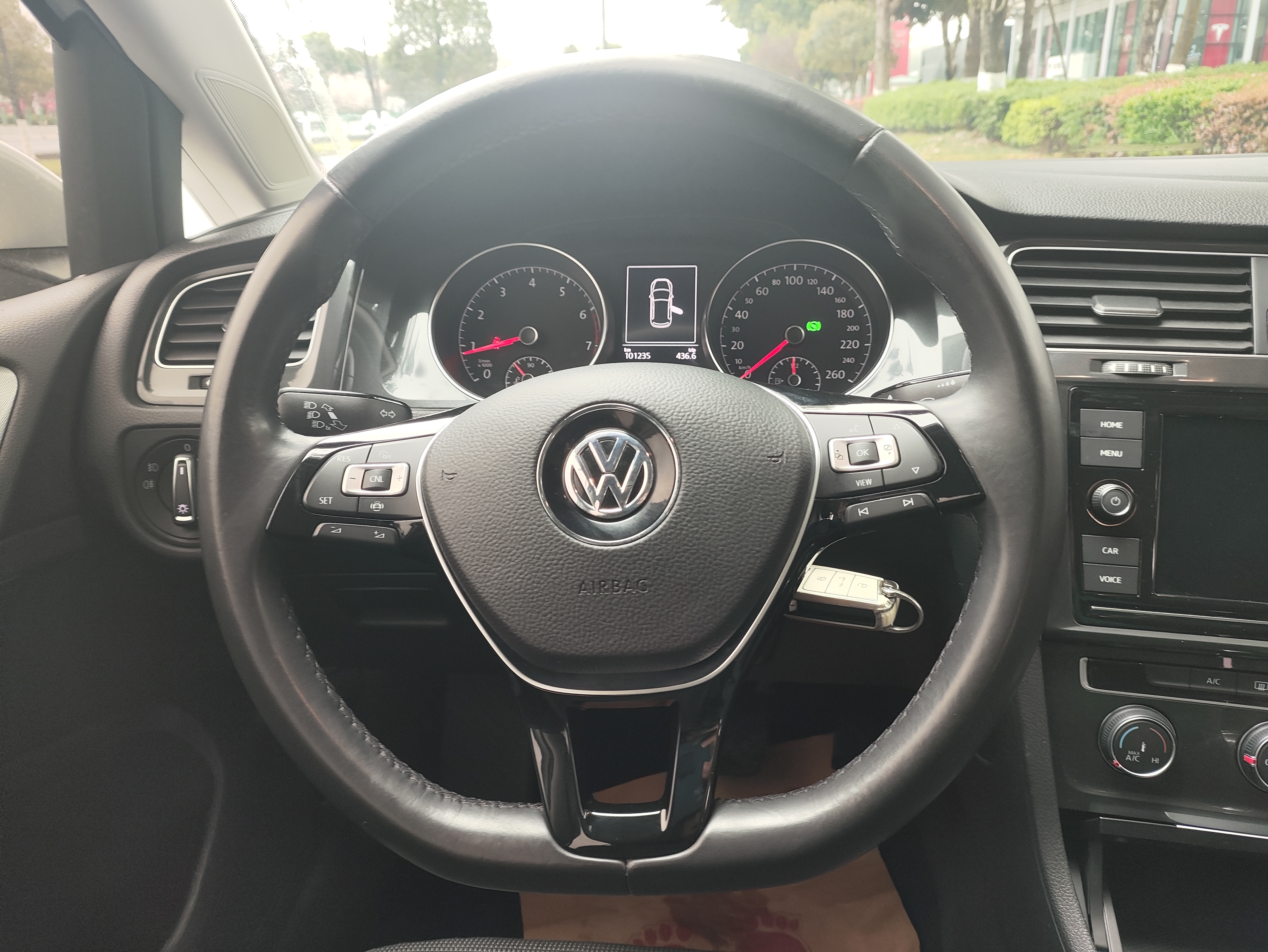 Volkswagen Golf 2019 car image #15