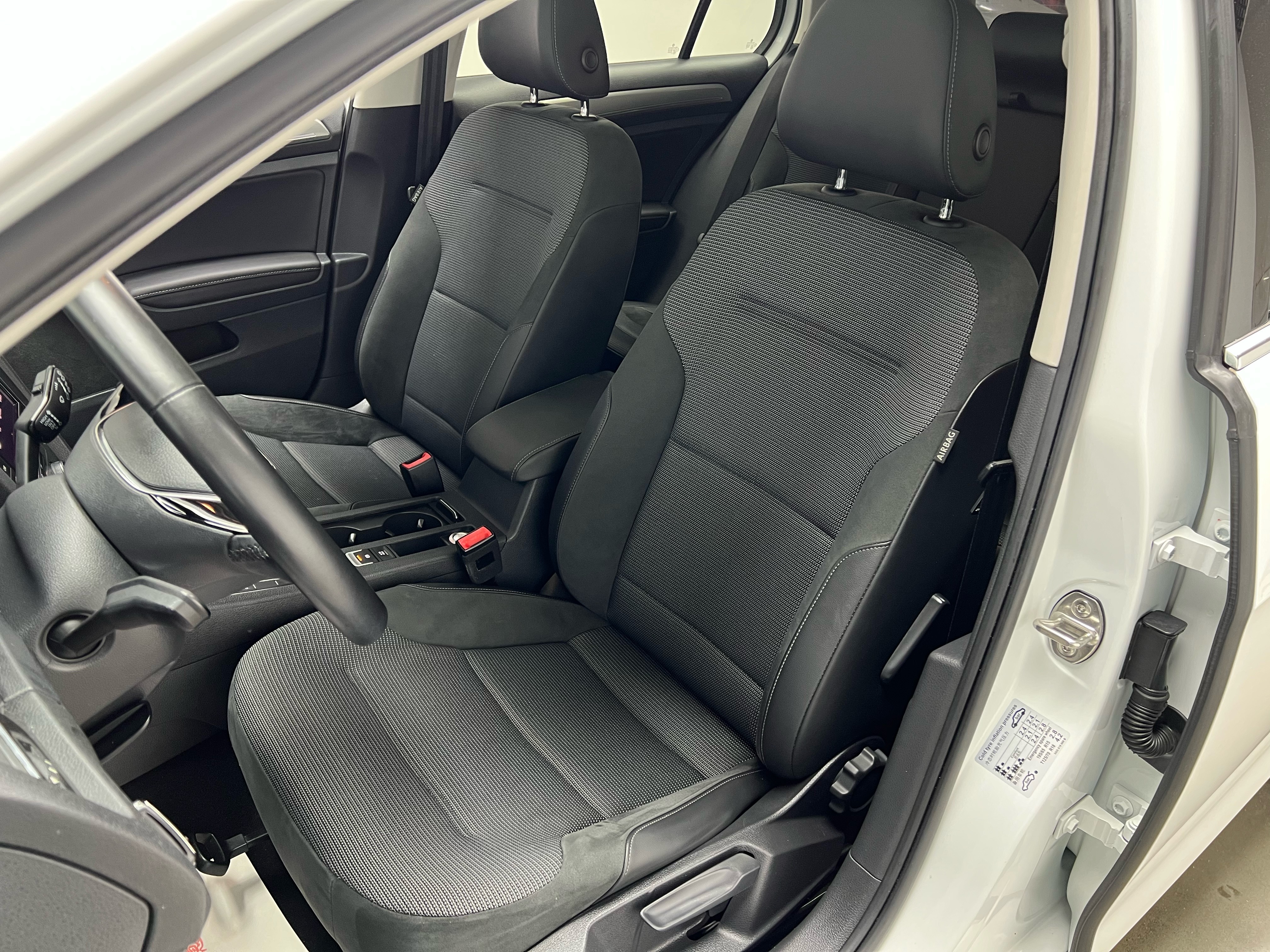 Volkswagen Golf 2019 #15 Volkswagen Golf 2019 car image #15