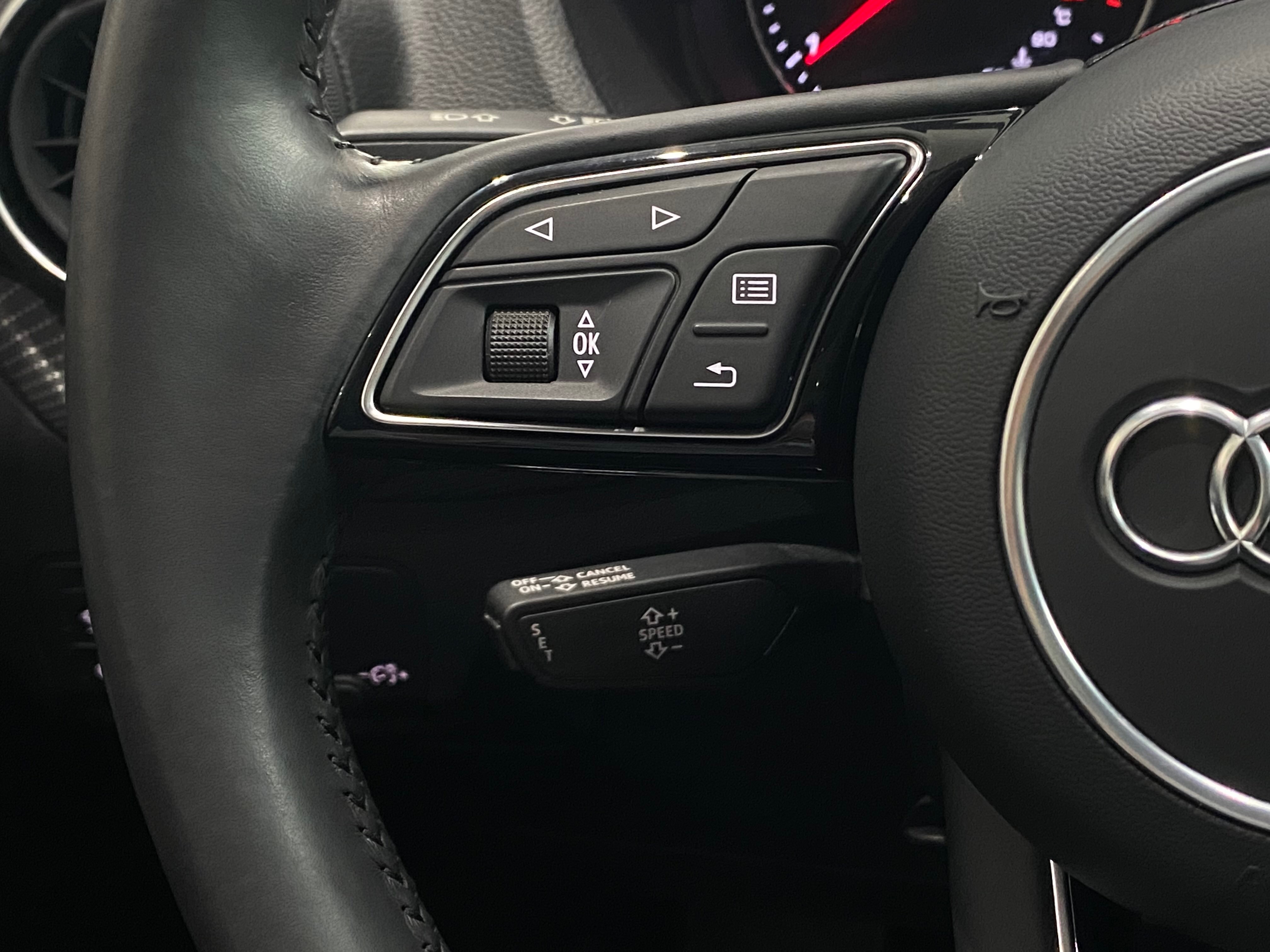 Audi Q2L 2020 #15 Audi Q2L 2020 car image #15