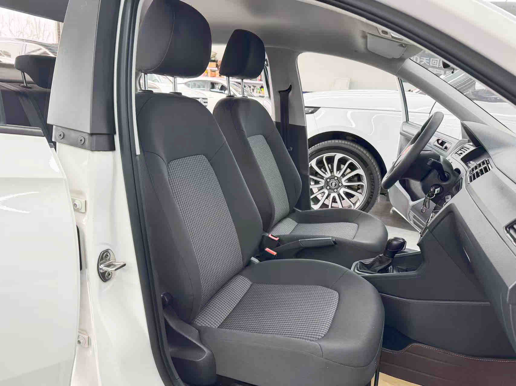 Santana 2019 car image #15