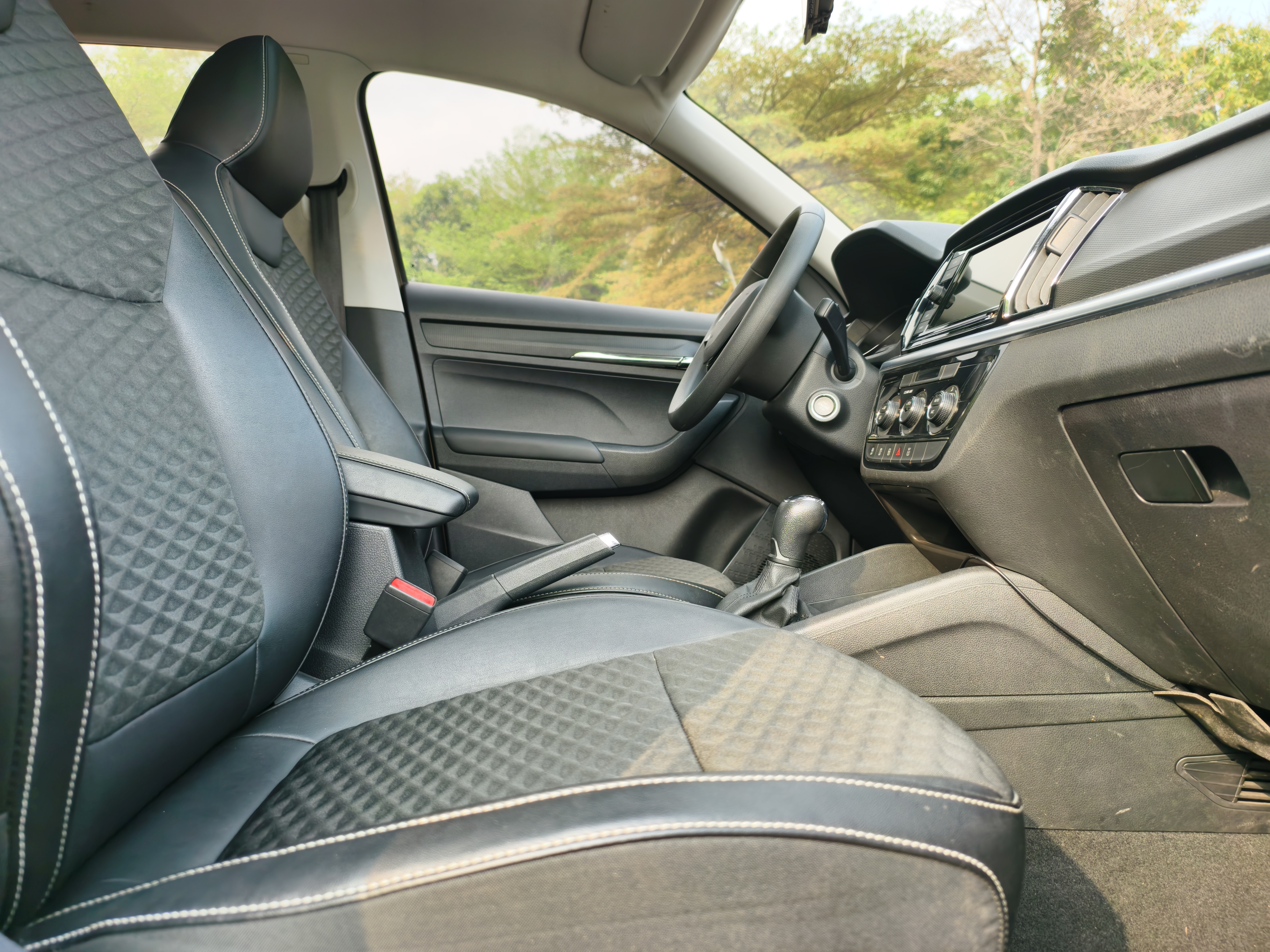 Skoda Kamiq 2020 imagem de carro #15