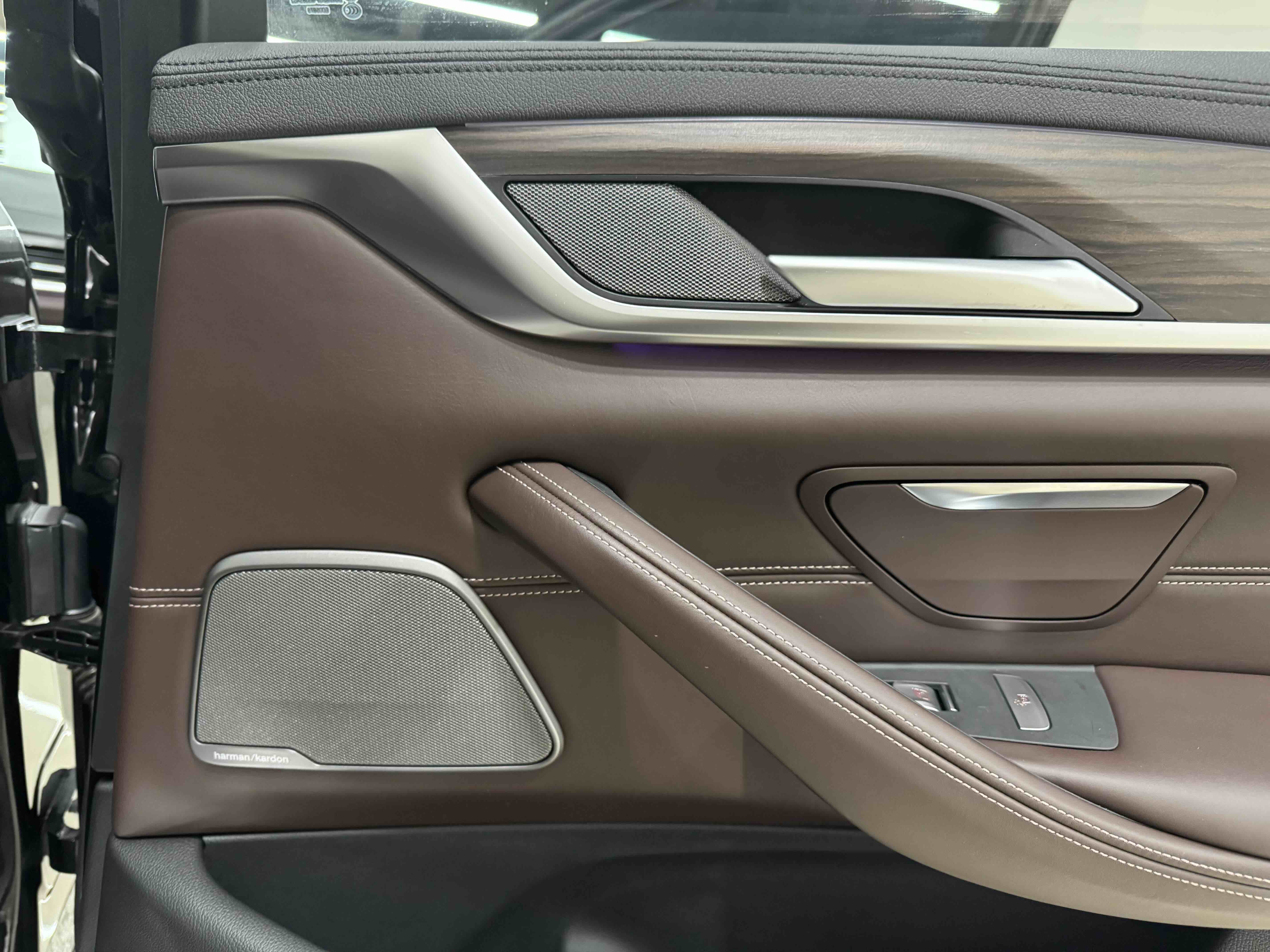 BMW 5 Series 2019 car image #15