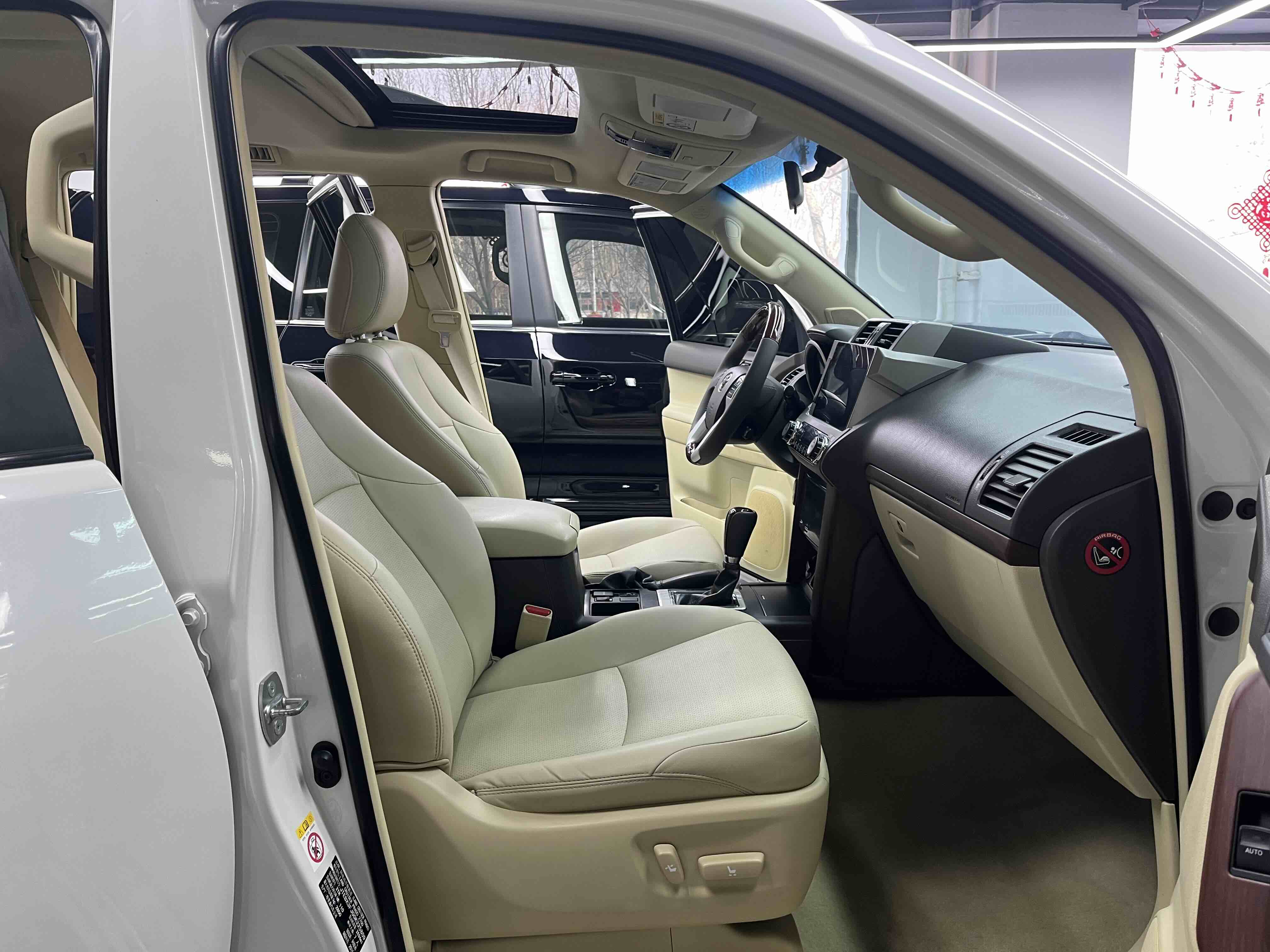 Toyota 2016 #15 Toyota 2016 car image #15