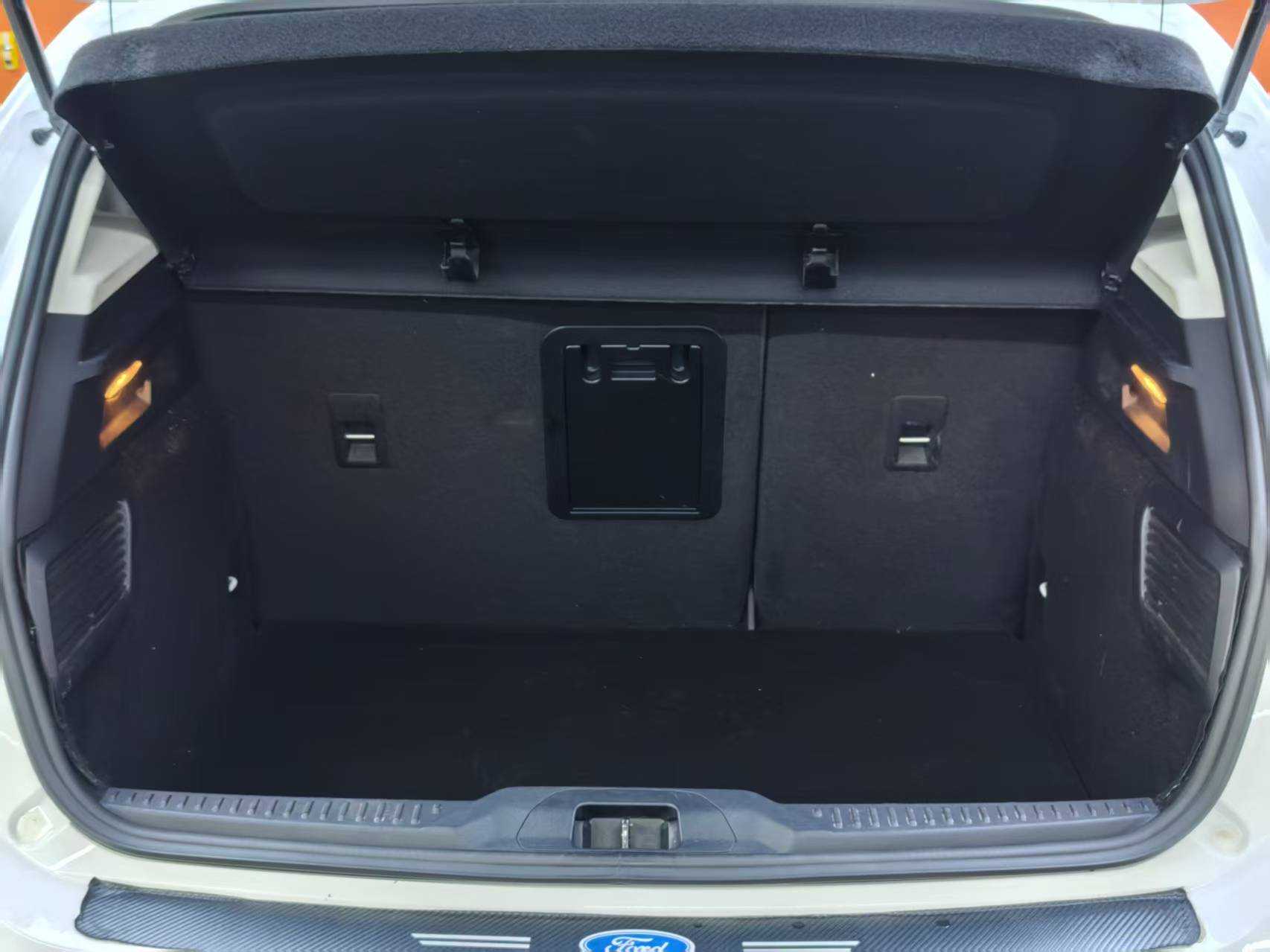 Ford Focus Active 2020 car image #15