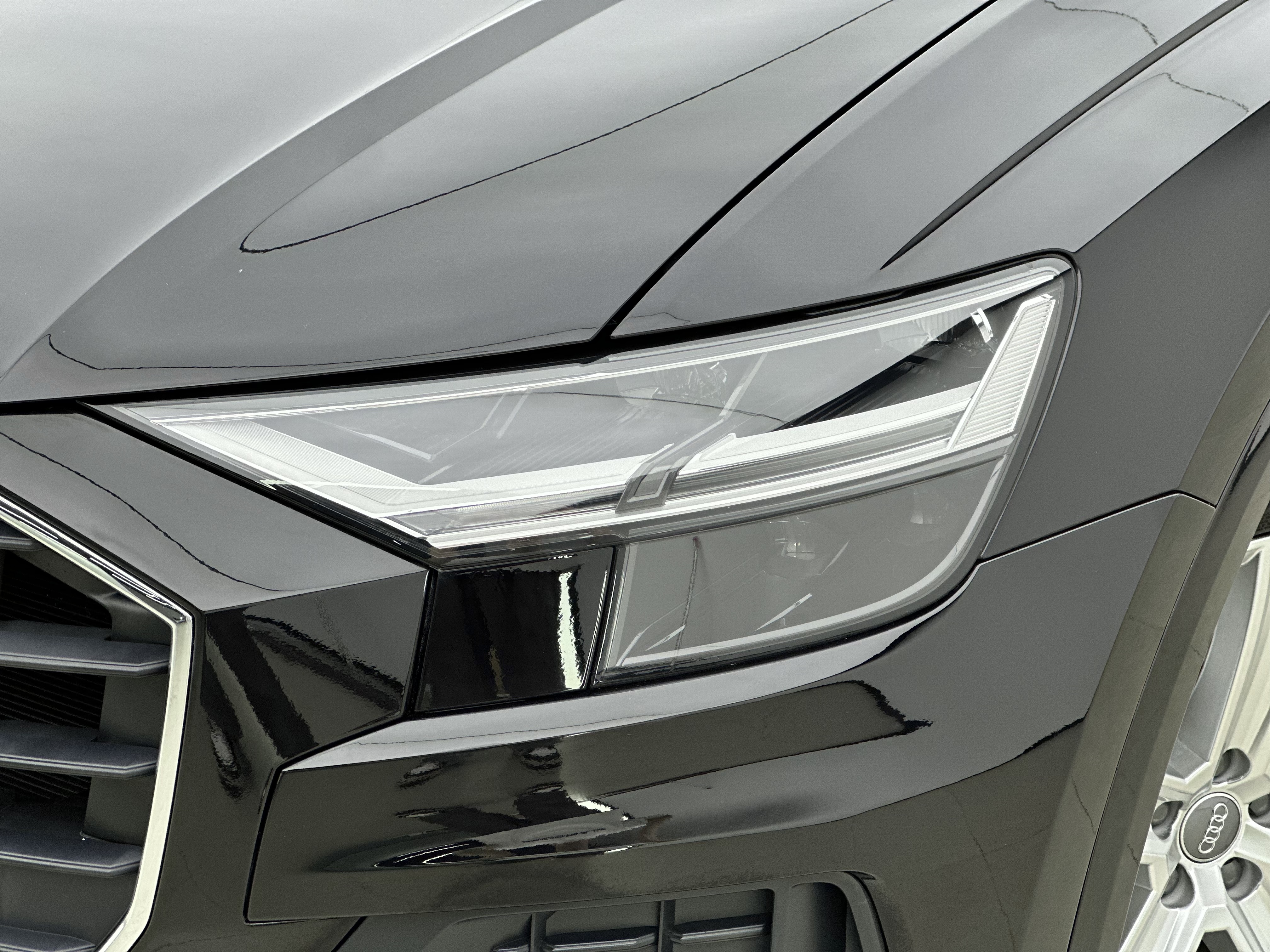 Audi Q8 2021 car image #15