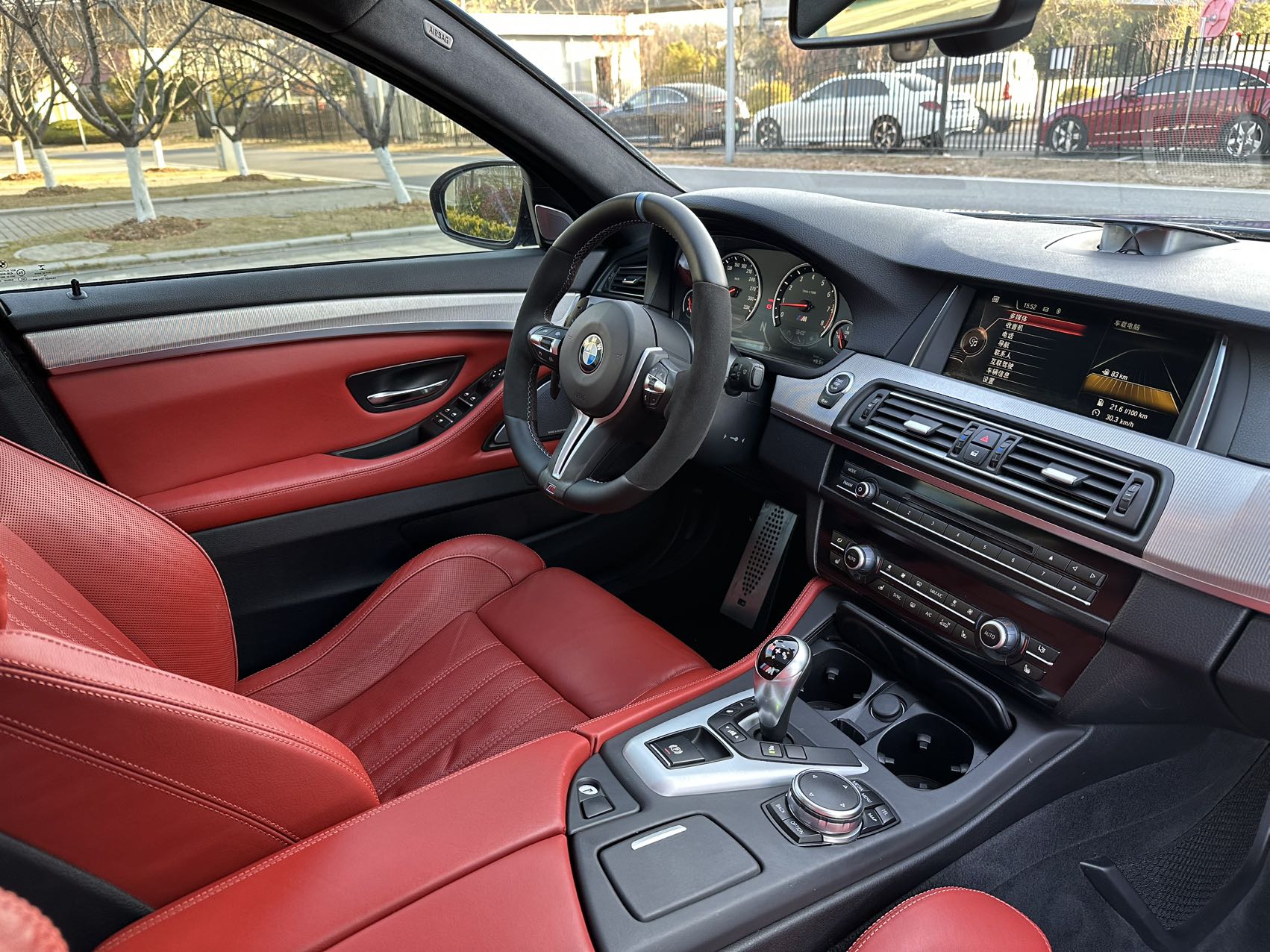 BMW M5 2015 صورة سيارة #15