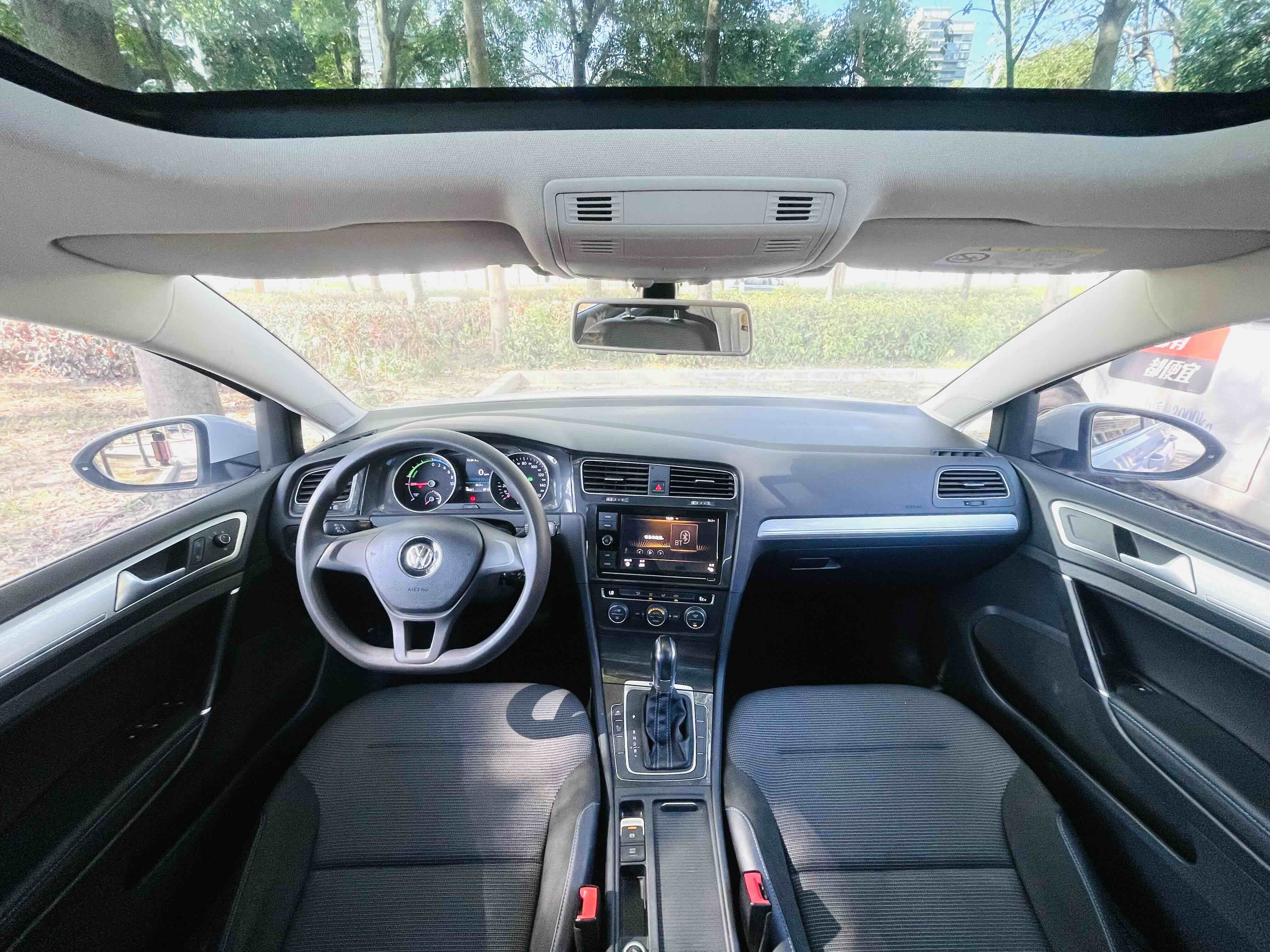 Volkswagen Golf Pure Electric 2021 imagen de coche #15