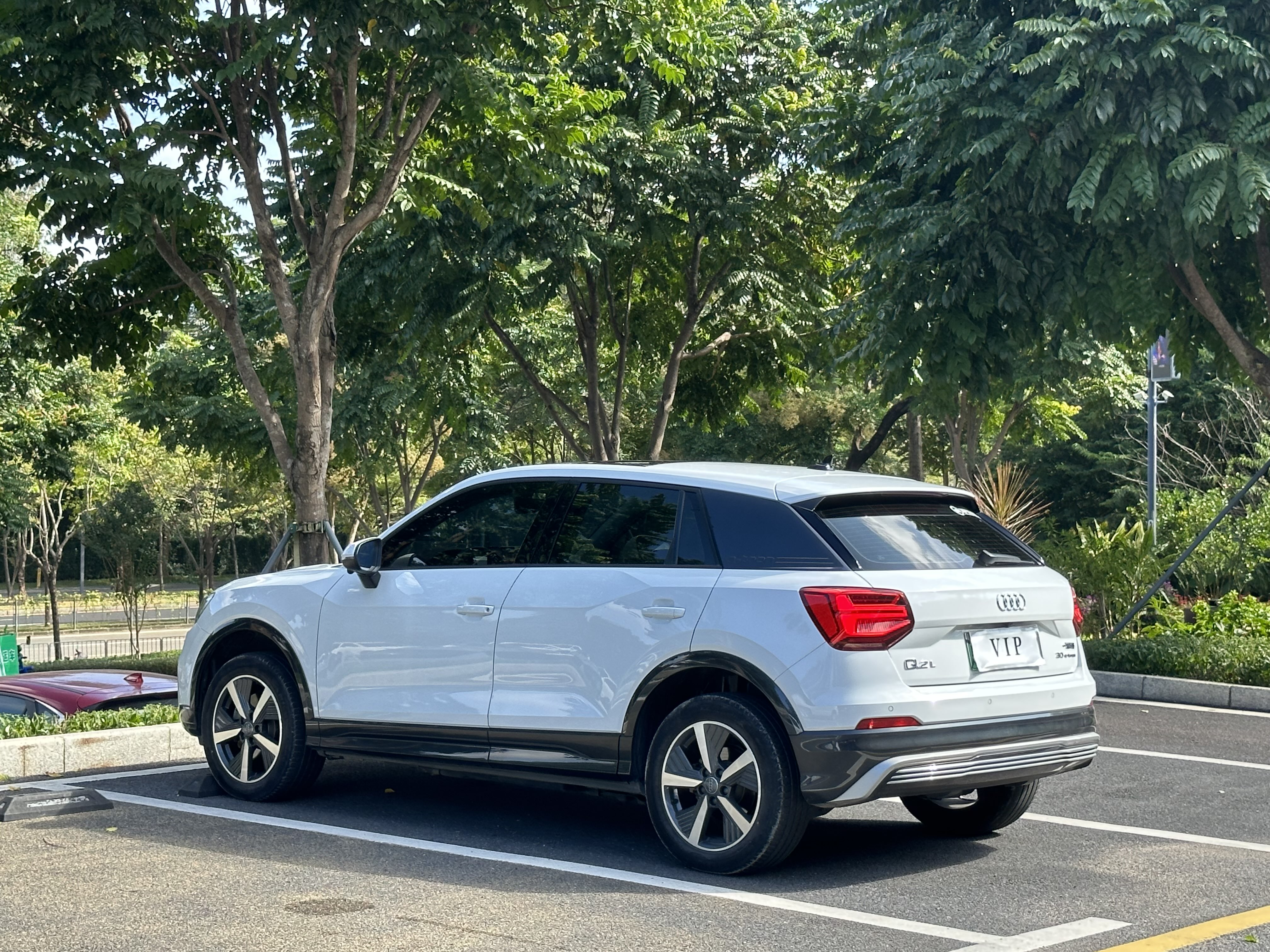 Audi Q2L e-tron 2021 #15 Audi Q2L e-tron 2021 imagen de coche #15