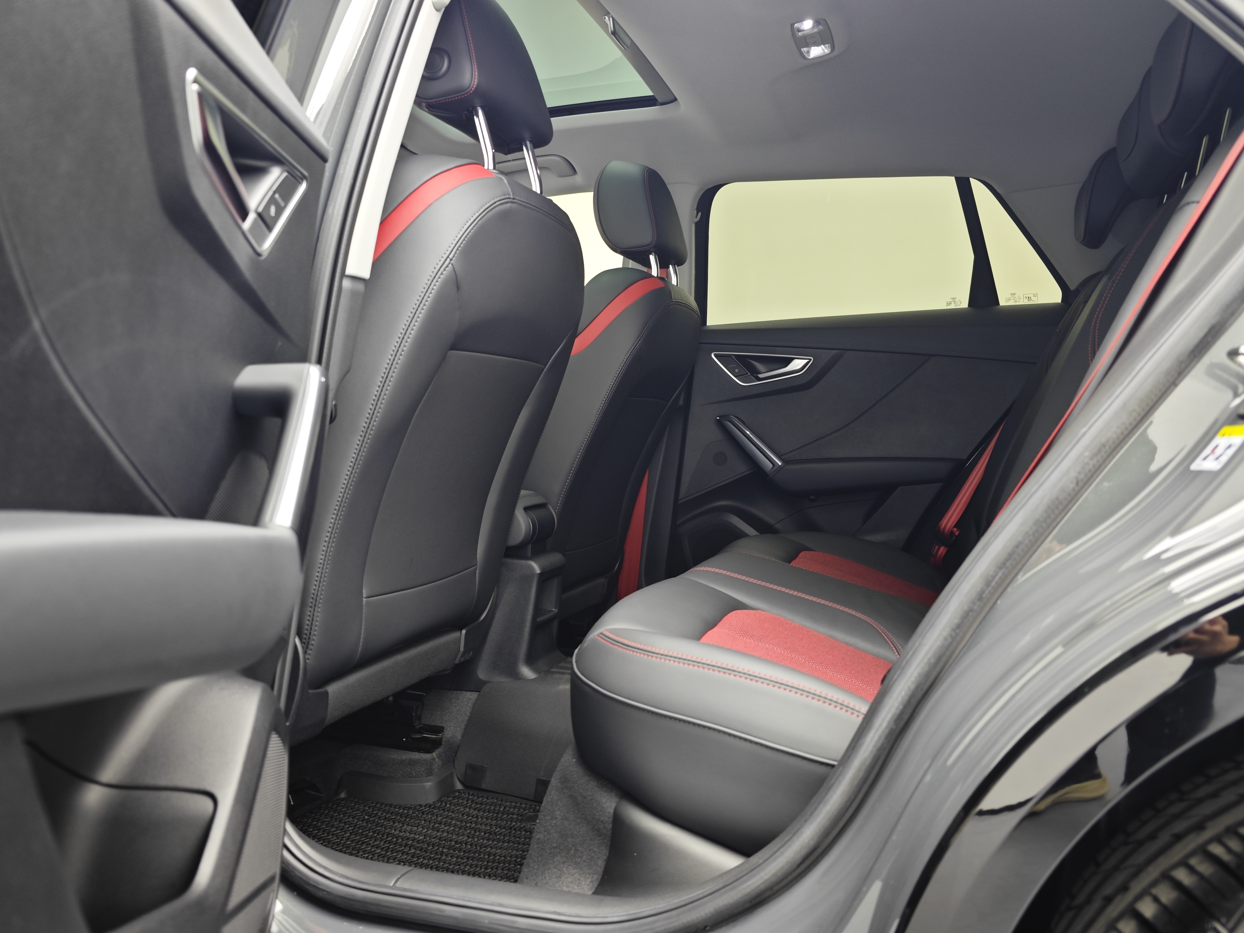 Q2L 2020 car image #15